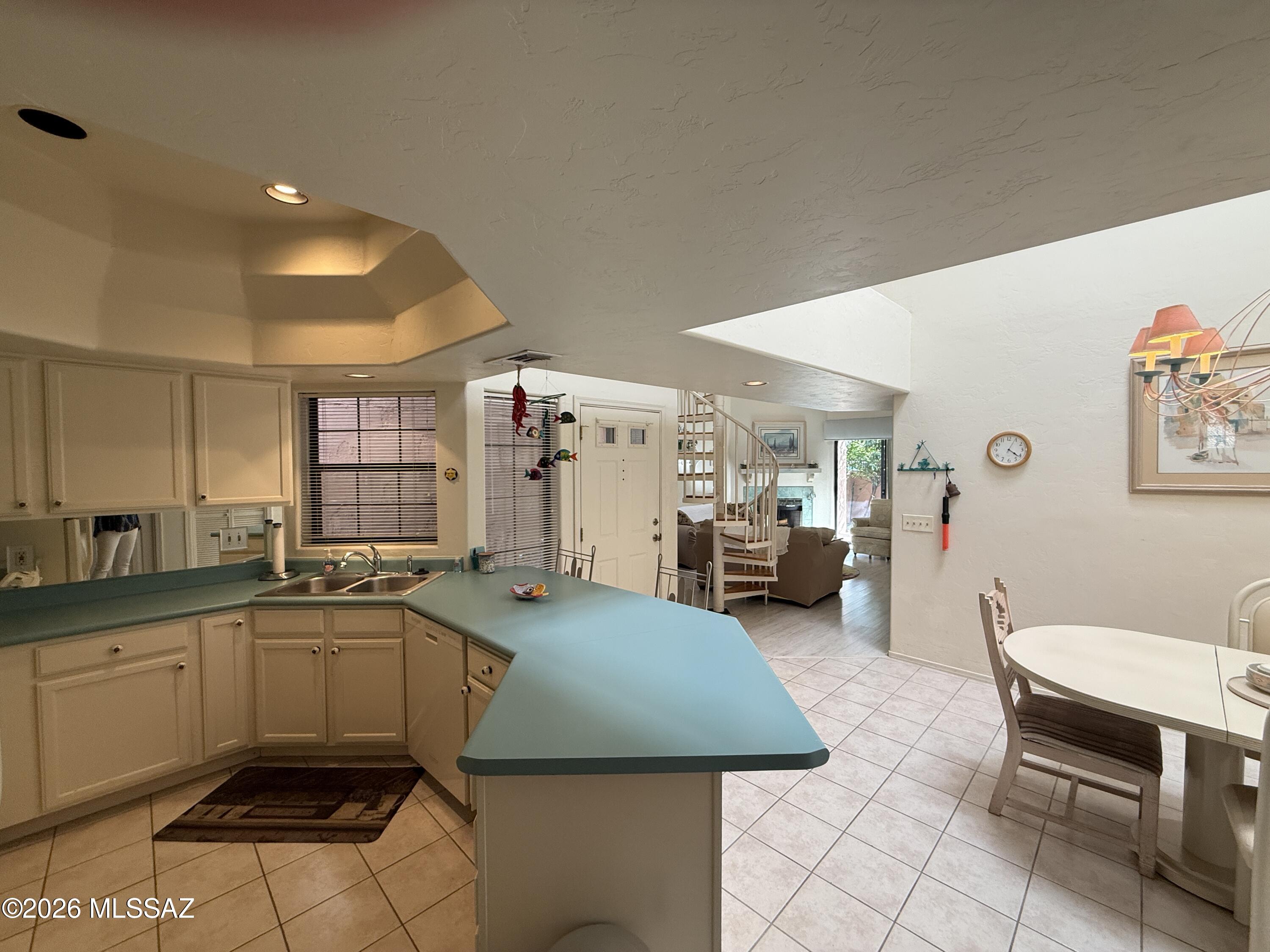 Ventana De Sabino North (1-127) - Residential Lease