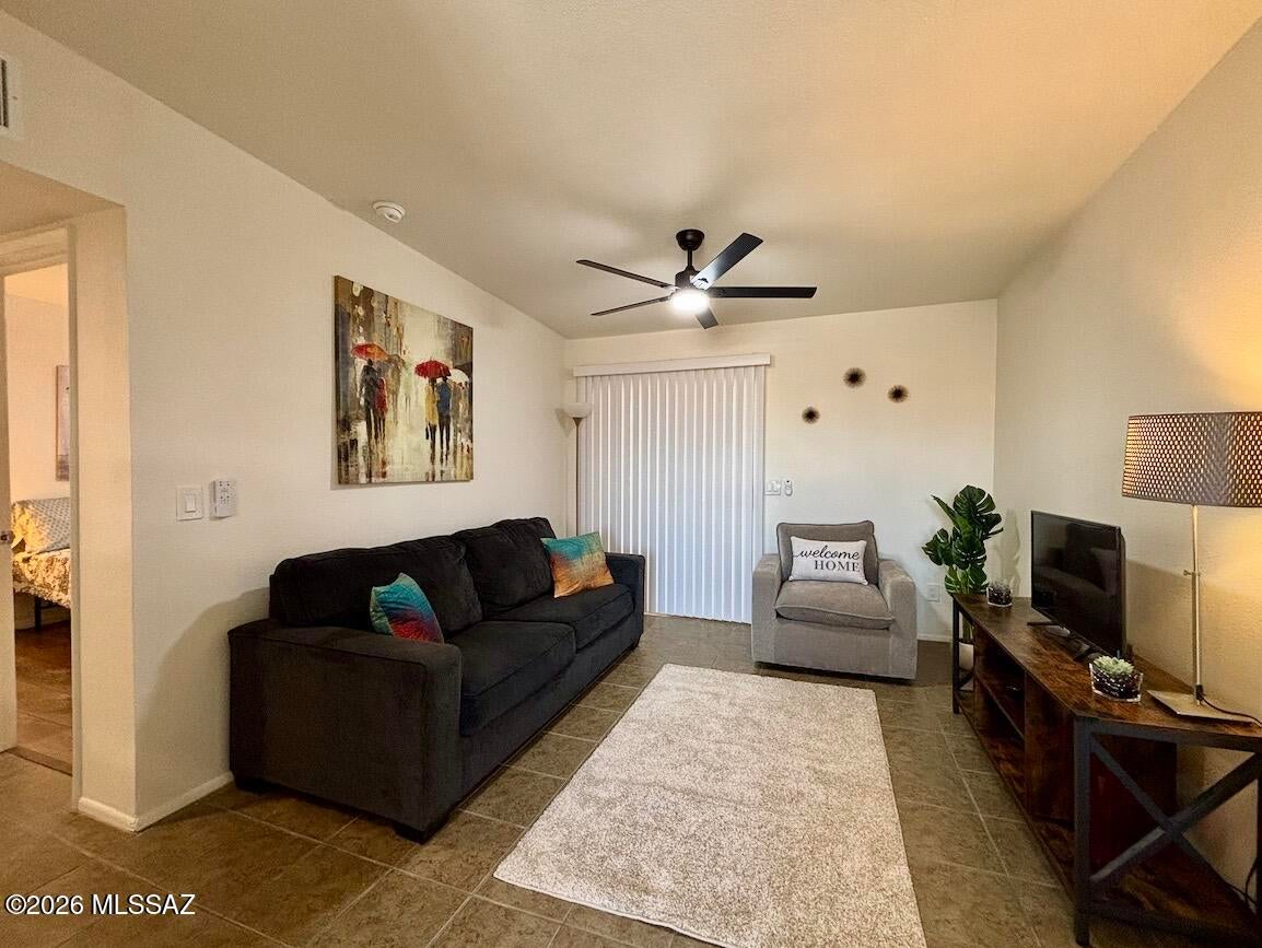Newly Renovated Fully Furnished  1- Bedroom Condo Near  UA & Banner Health- Your Perfect Urban Oasis!
Welcome home and enjoy this thoughtfully upgraded and stylish condo with a newly remodeled bathroom, brand new kitchen appliances and new HVAC. Dual- pane windows/sliding doors, and ceiling fans throughout! Step outside to your covered balcony with sun shades, ceiling fan and outdoor storage. Enjoy the ease of a truly turnkey home with smart TV, queen bed and a fully equipped kitchen. This gated community offers great amenities and is conveniently located near dining, shopping, grocery stores, recreation, and public transportation, with the University of Arizona and Banner hospital. Small pets under 25 lbs welcome.*Rental rate subject to change due to time of year and length of stay.*