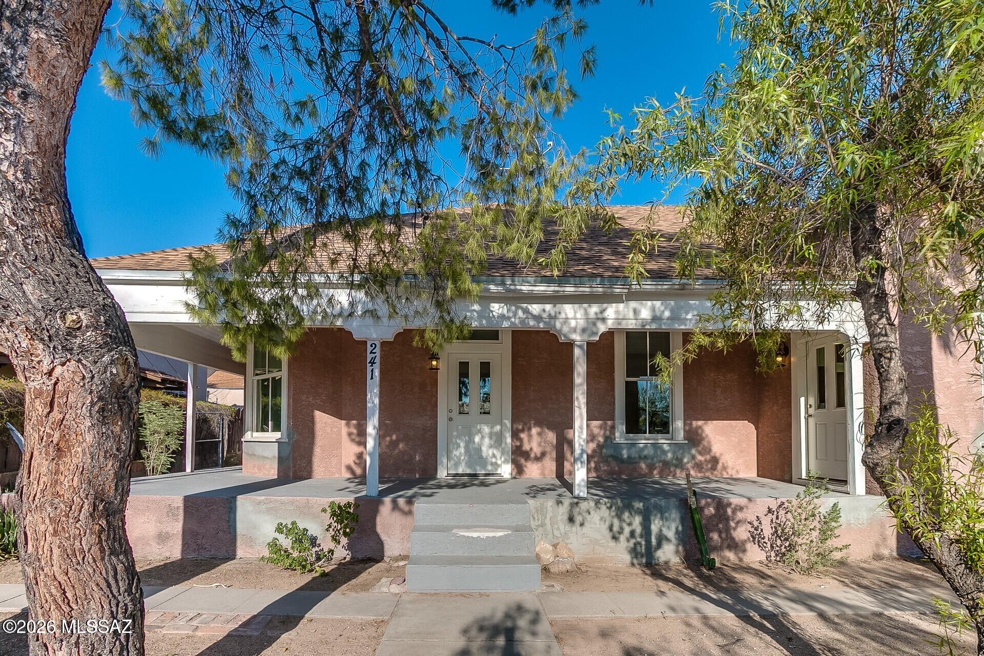 Historic 19th Century property with 5 beautifully updated units in downtown Tucson's Armory Park neighborhood is a great find for the professional, student or anyone looking to live in the heart of the city. Close by is the Children's Museum of Tucson, Museum of Contemporary Art, Autobahn Indoor Speedway and much more! These units come with stainless steel appliances, updated bathroom, and tile flooring throughout.