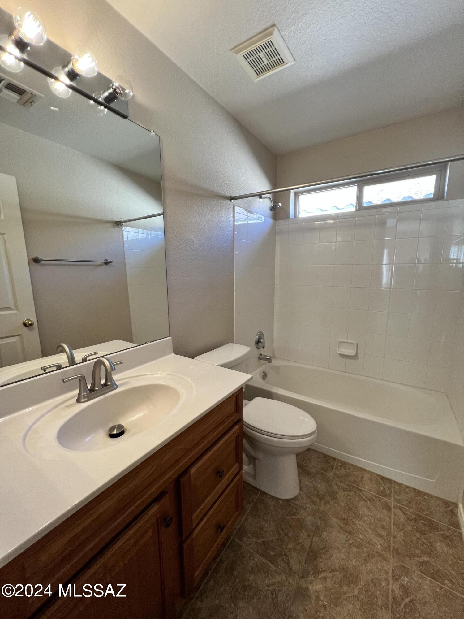Bluffs (The) 2 - Residential Lease