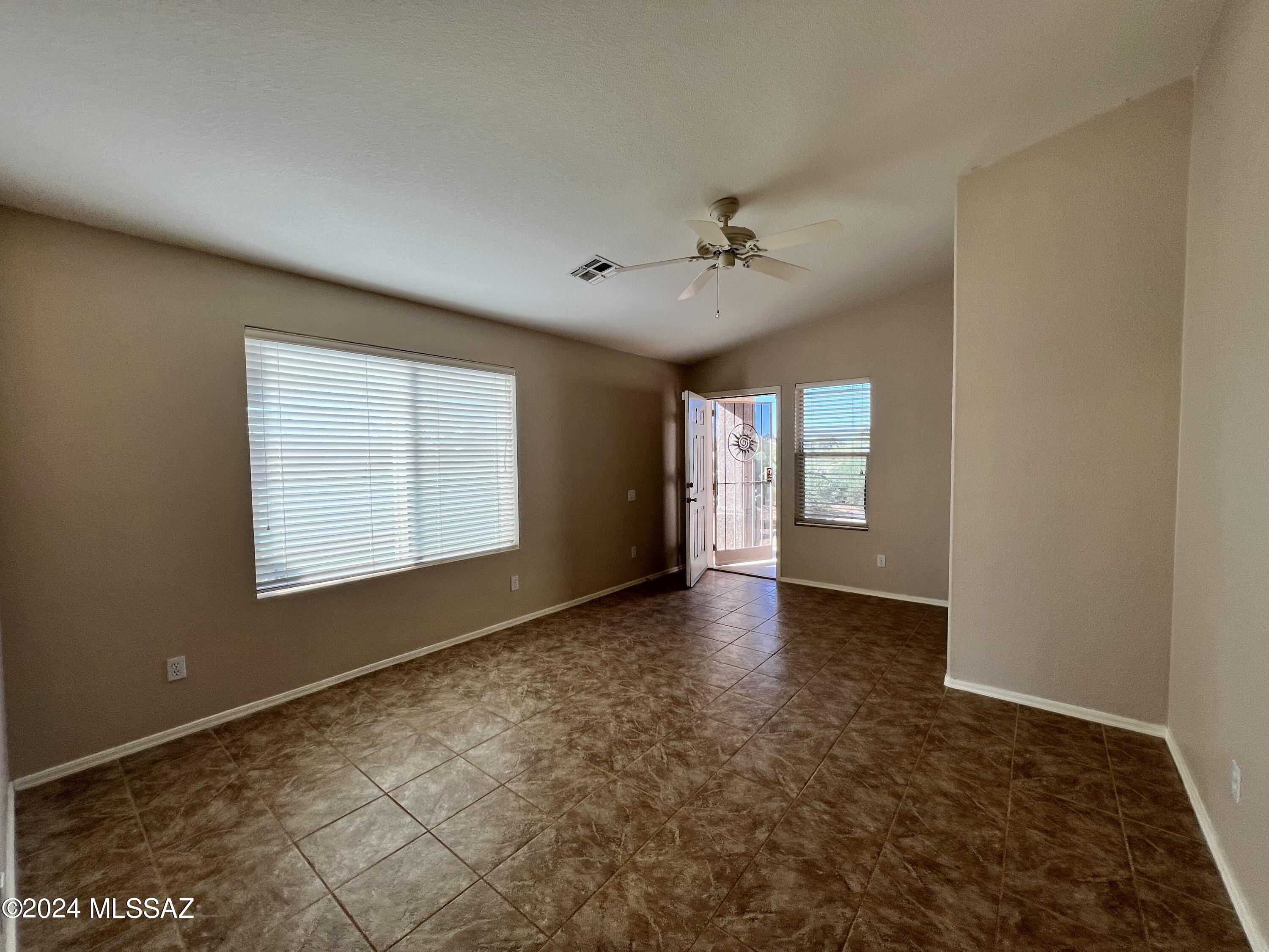 Bluffs (The) 2 - Residential Lease