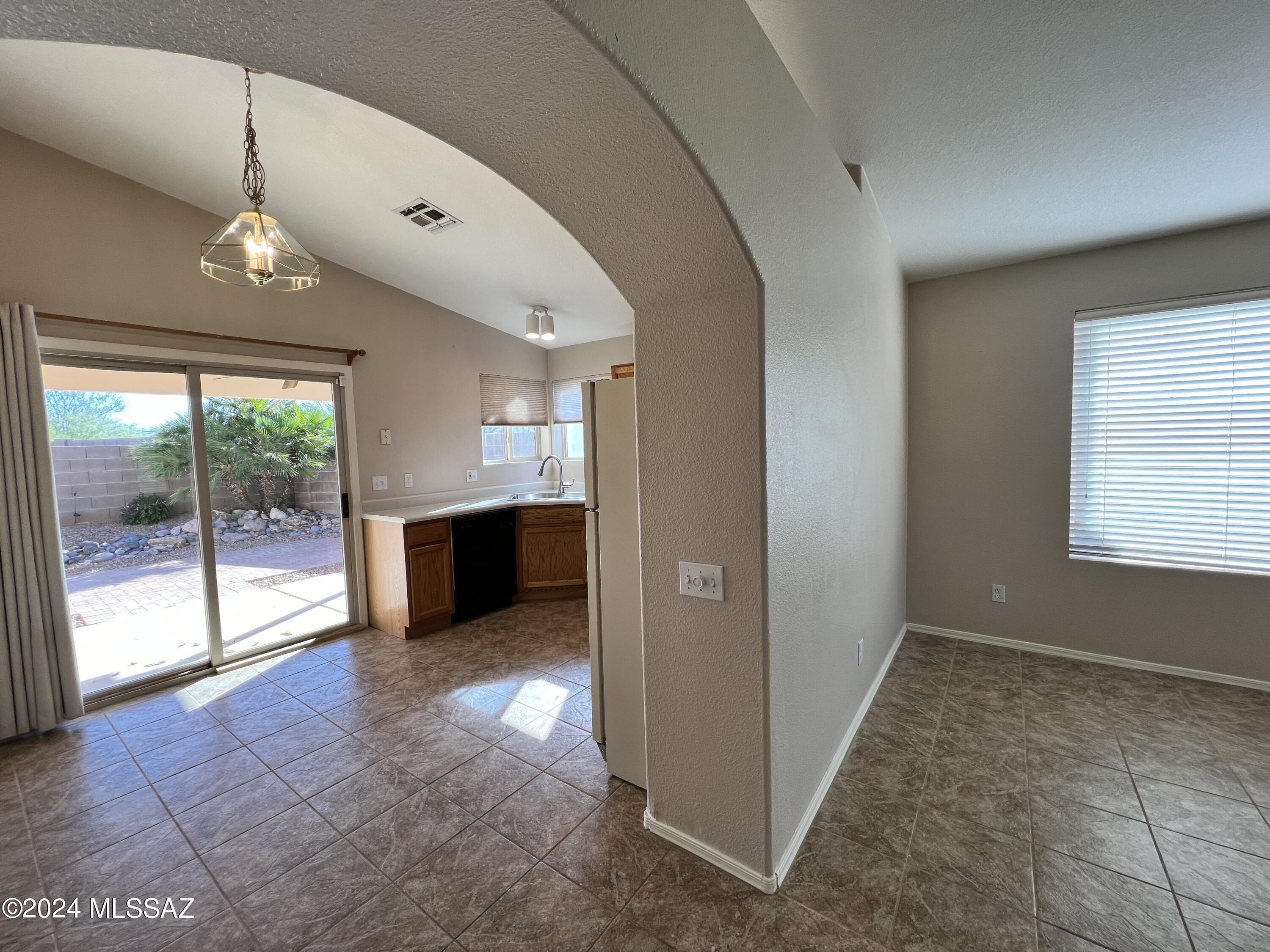 Bluffs (The) 2 - Residential Lease