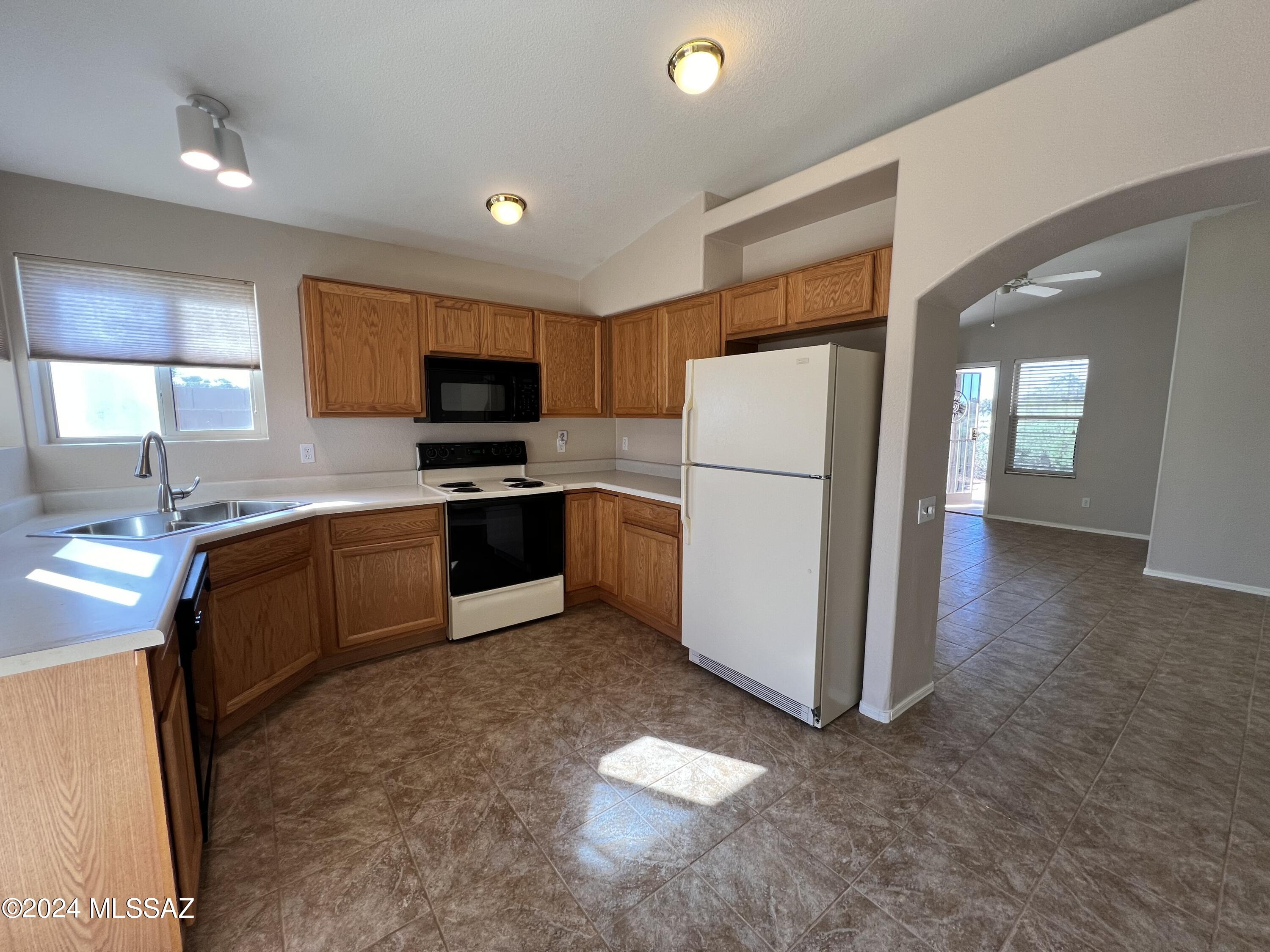 Bluffs (The) 2 - Residential Lease