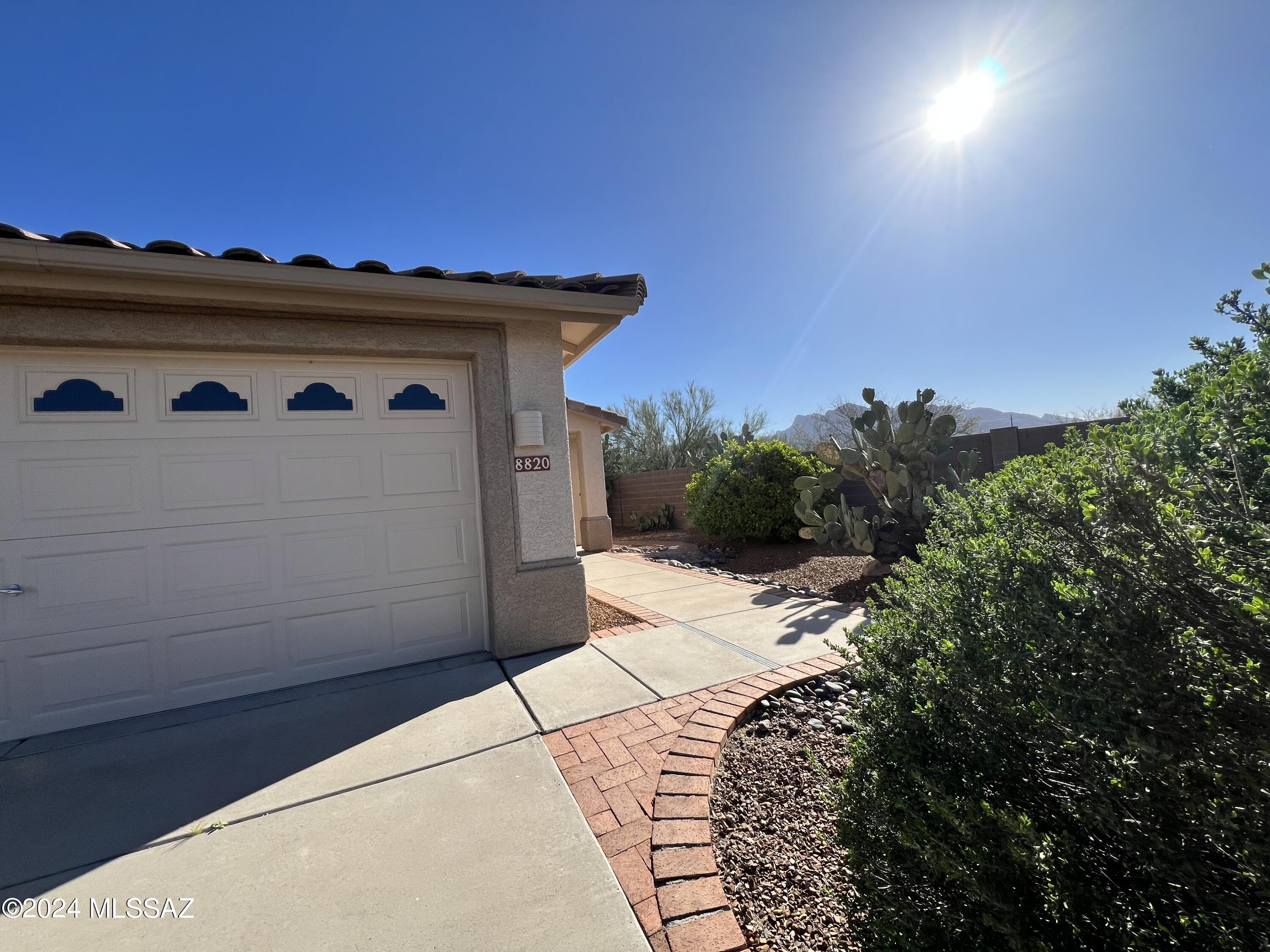 Bluffs (The) 2 - Residential Lease