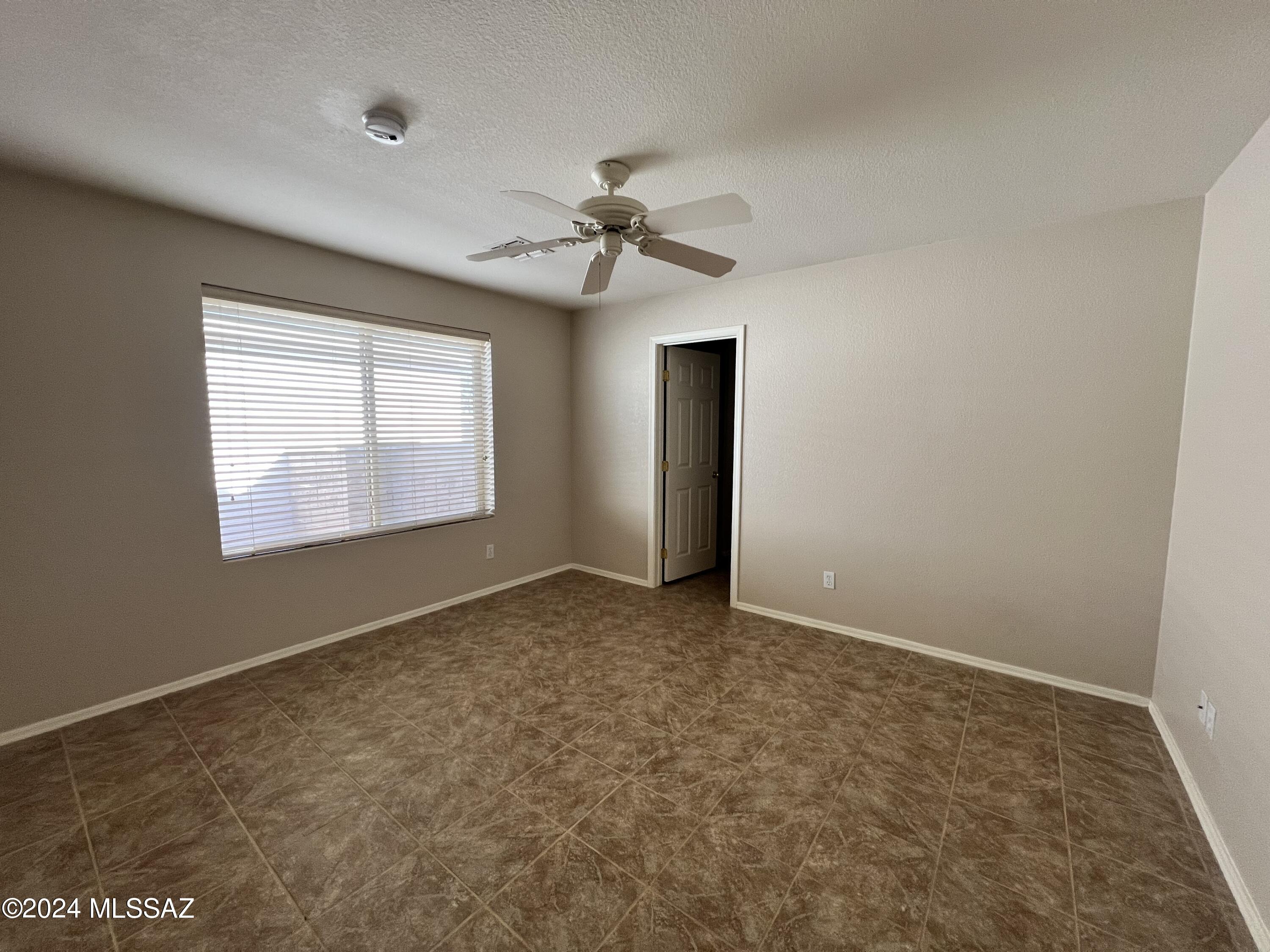 Bluffs (The) 2 - Residential Lease