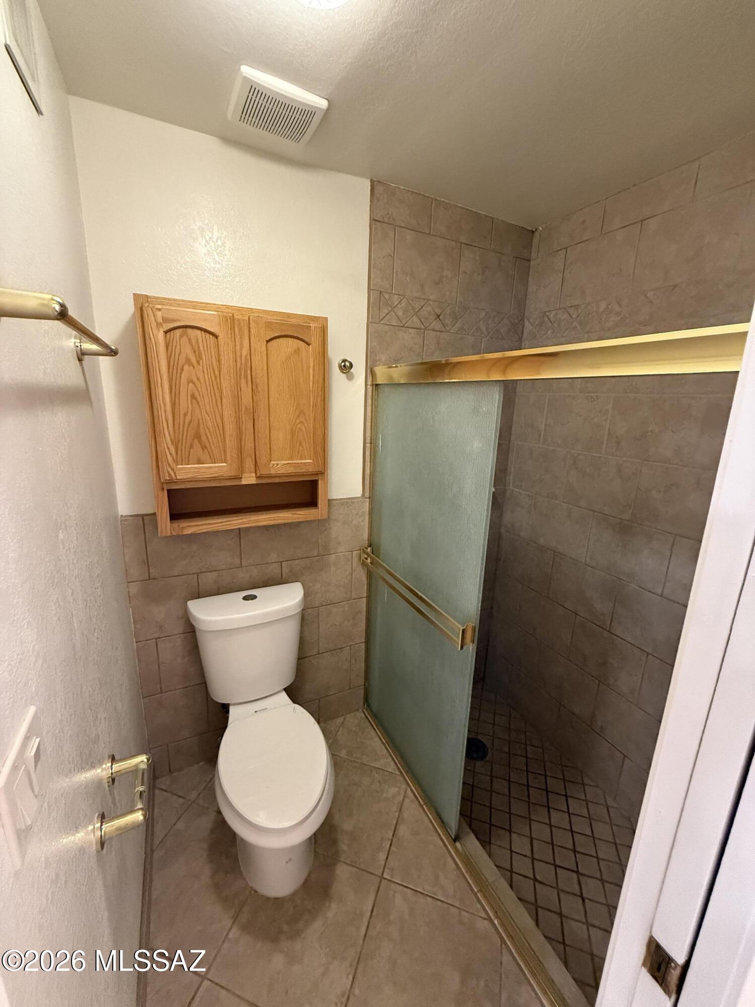 Kingswood Unit 3 (166-263) - Residential Lease