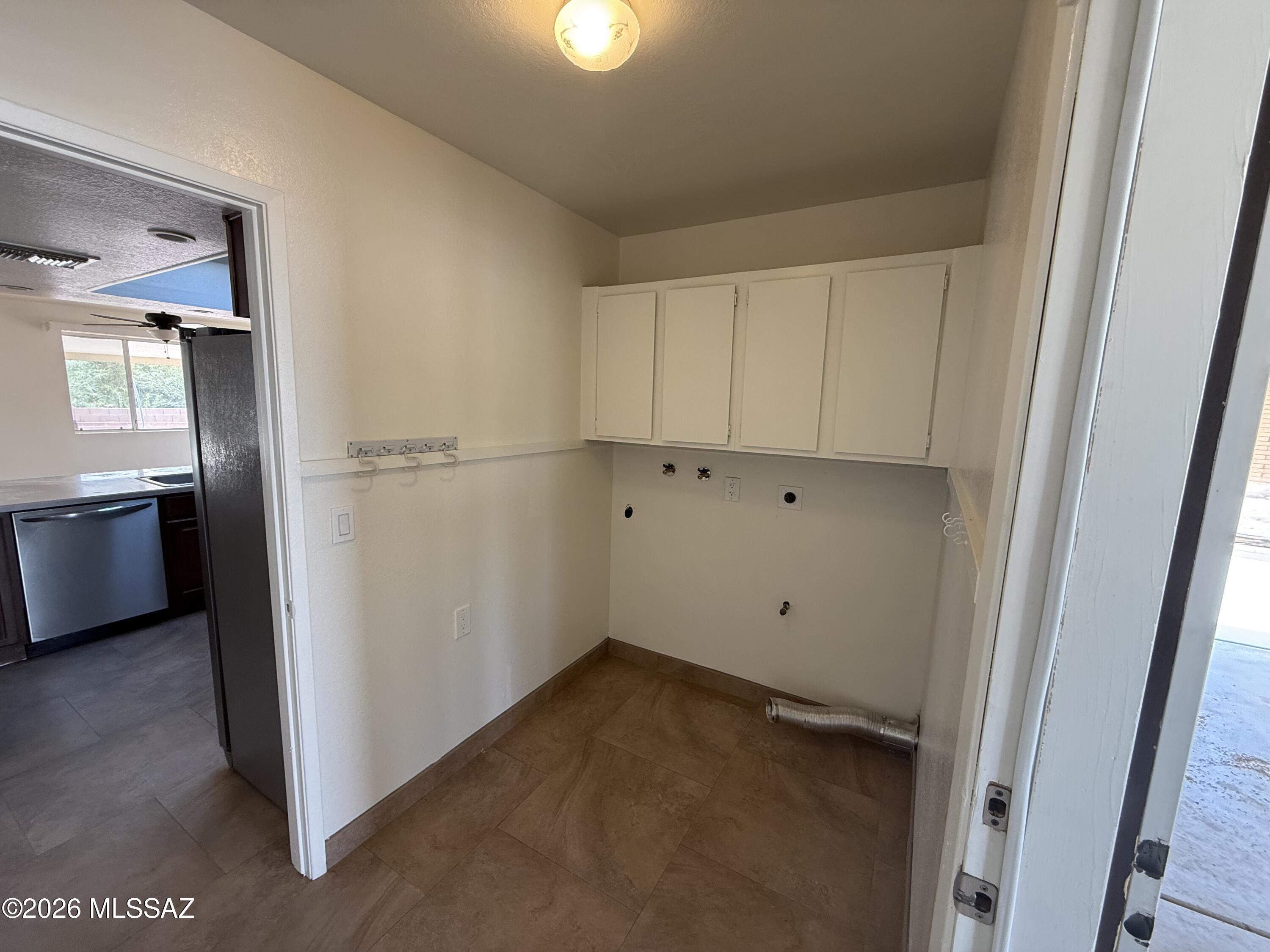 Kingswood Unit 3 (166-263) - Residential Lease