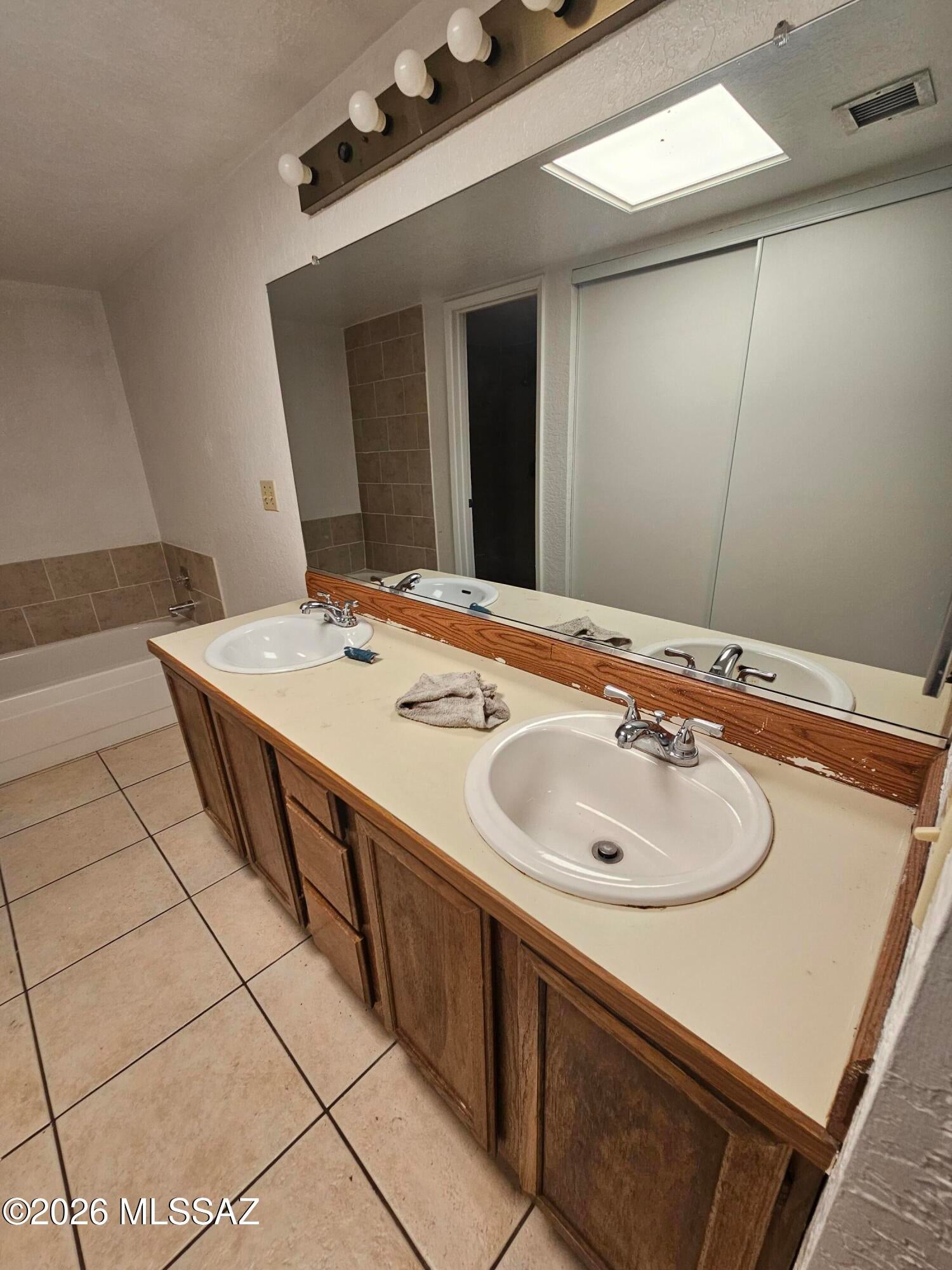 Menlo Park Parade of Homes (41-77) - Residential Lease