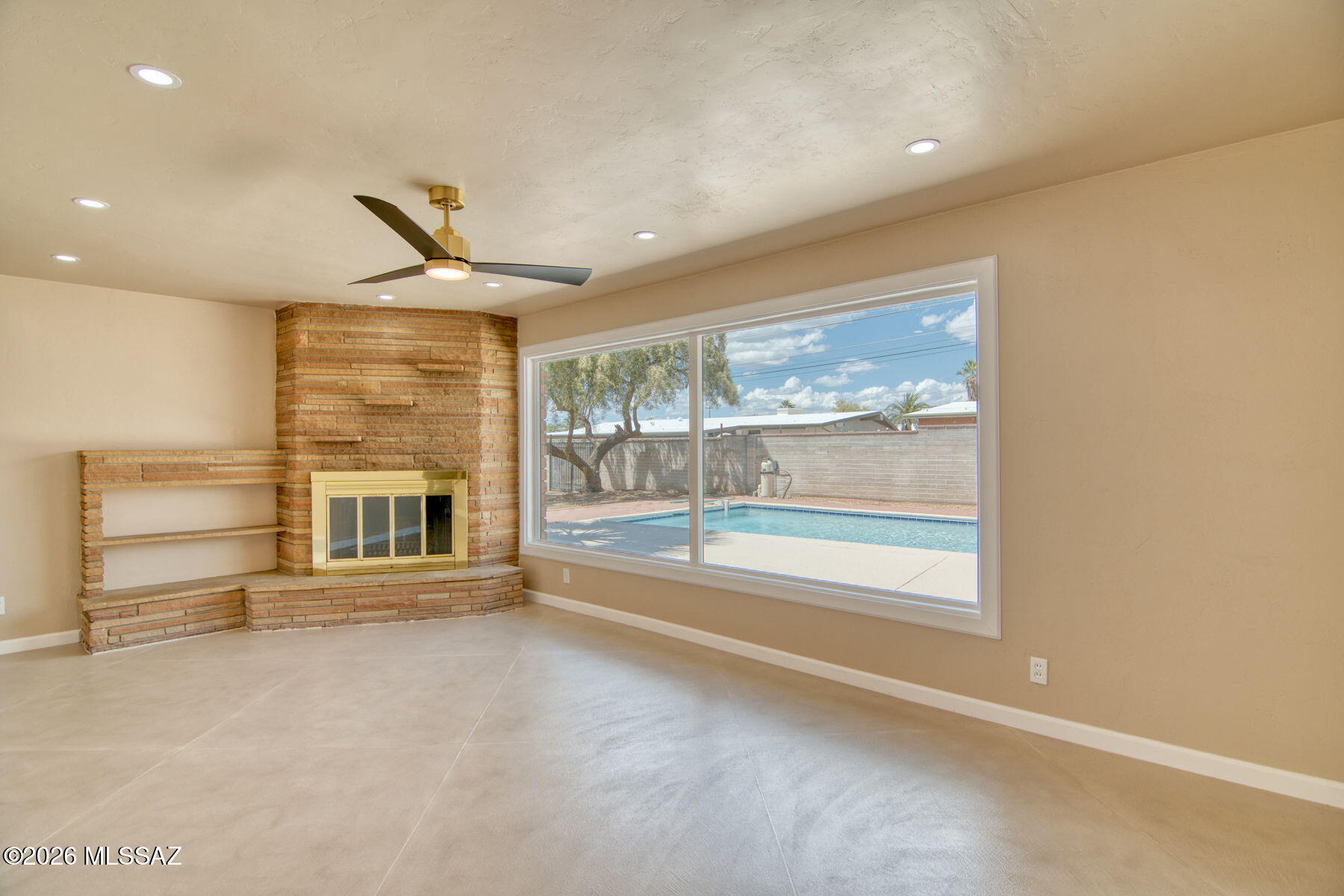 Casa Loma Estates - Residential