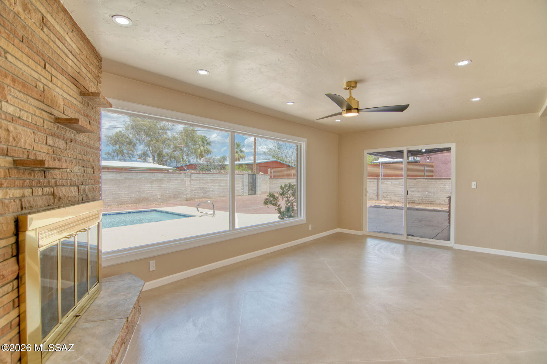 Casa Loma Estates - Residential