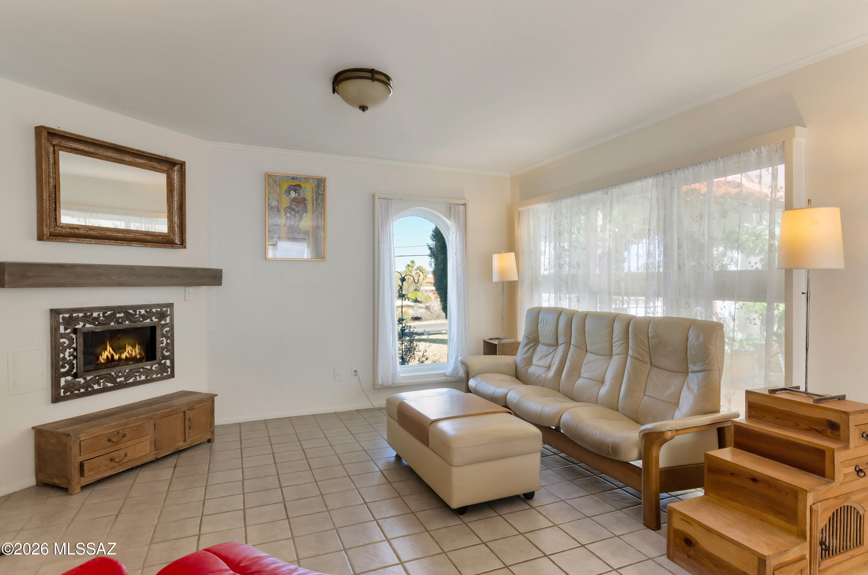 Las Lomitas (1) - Residential