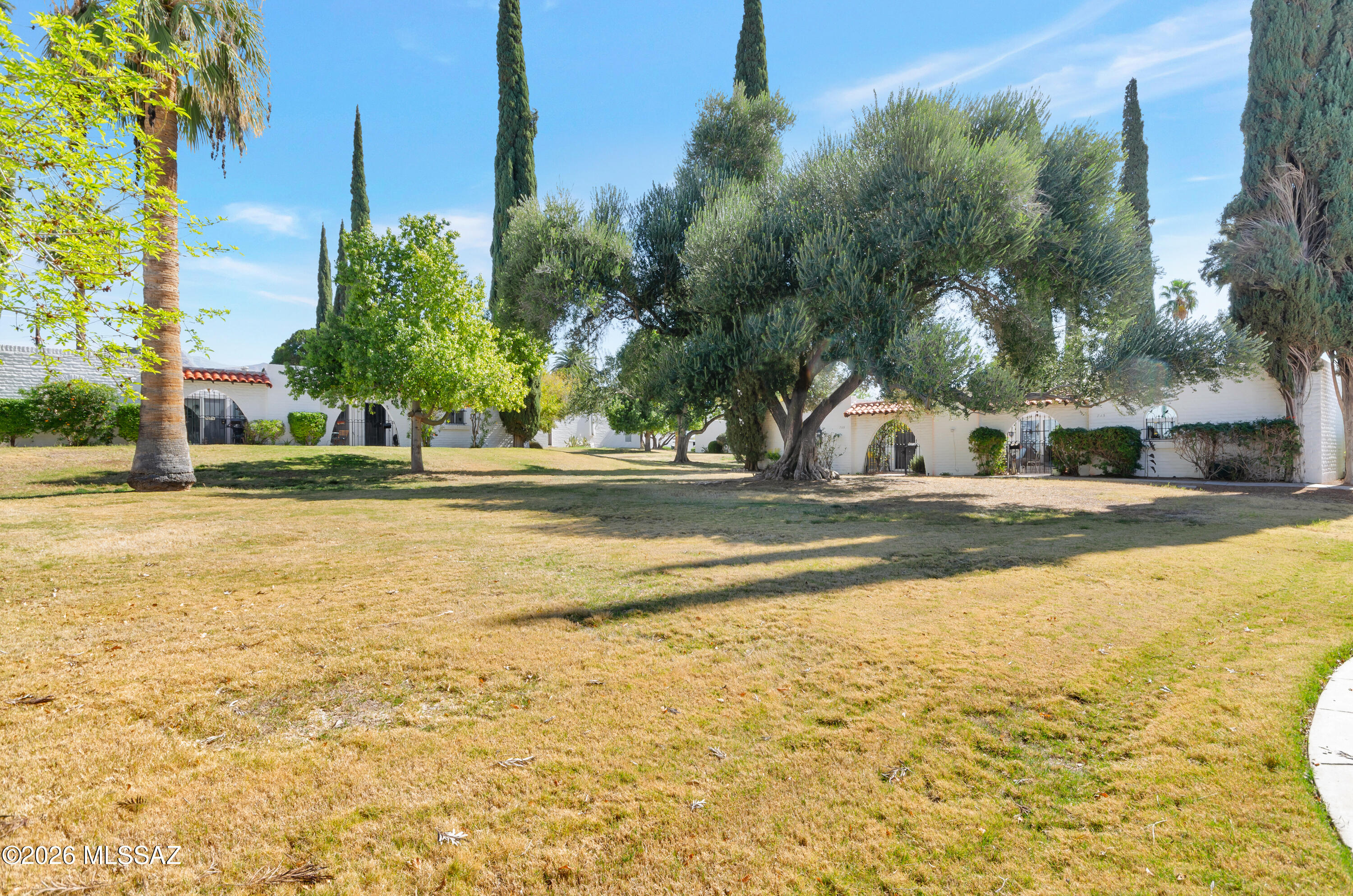 Las Lomitas (1) - Residential