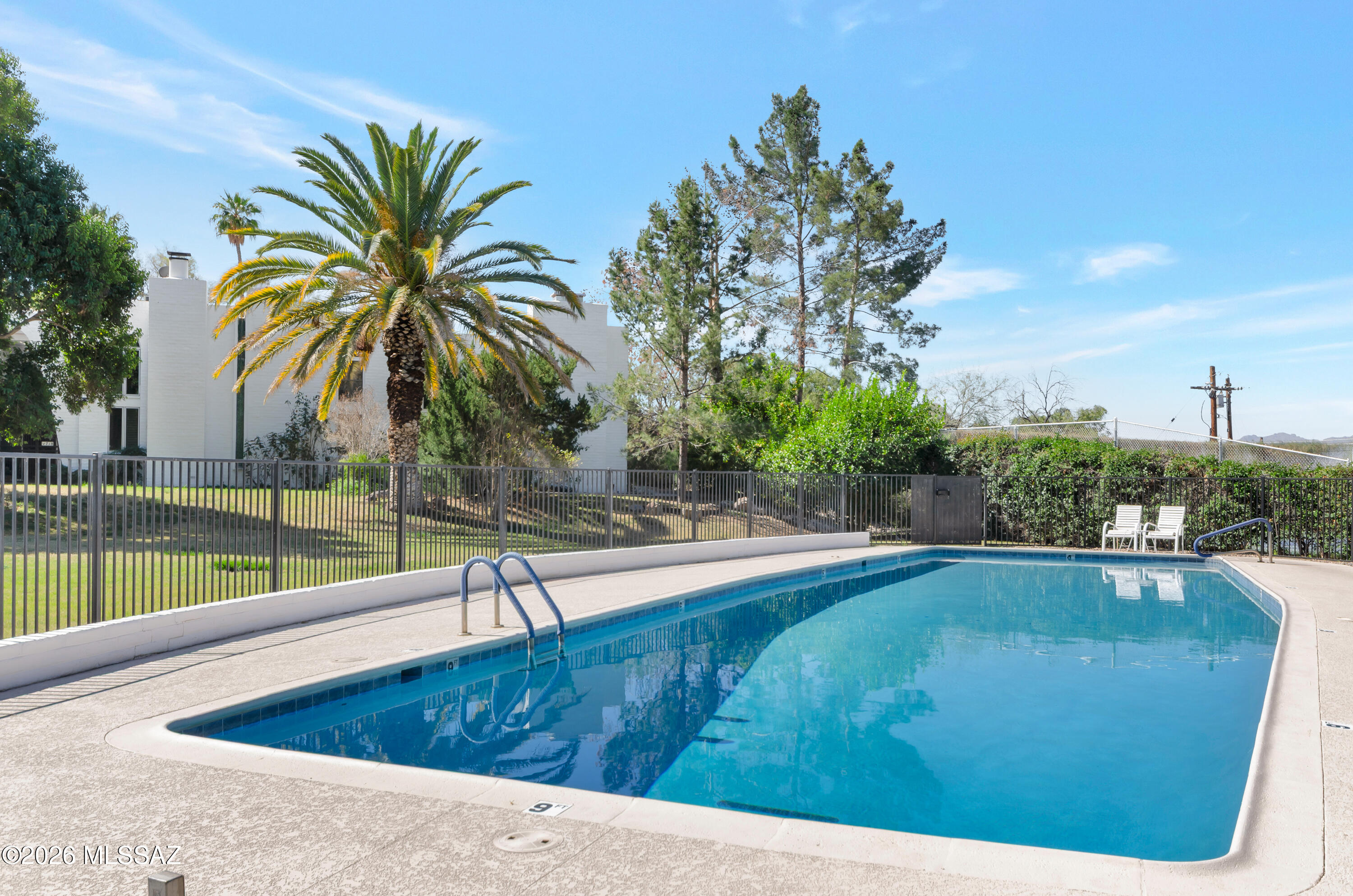 Las Lomitas (1) - Residential