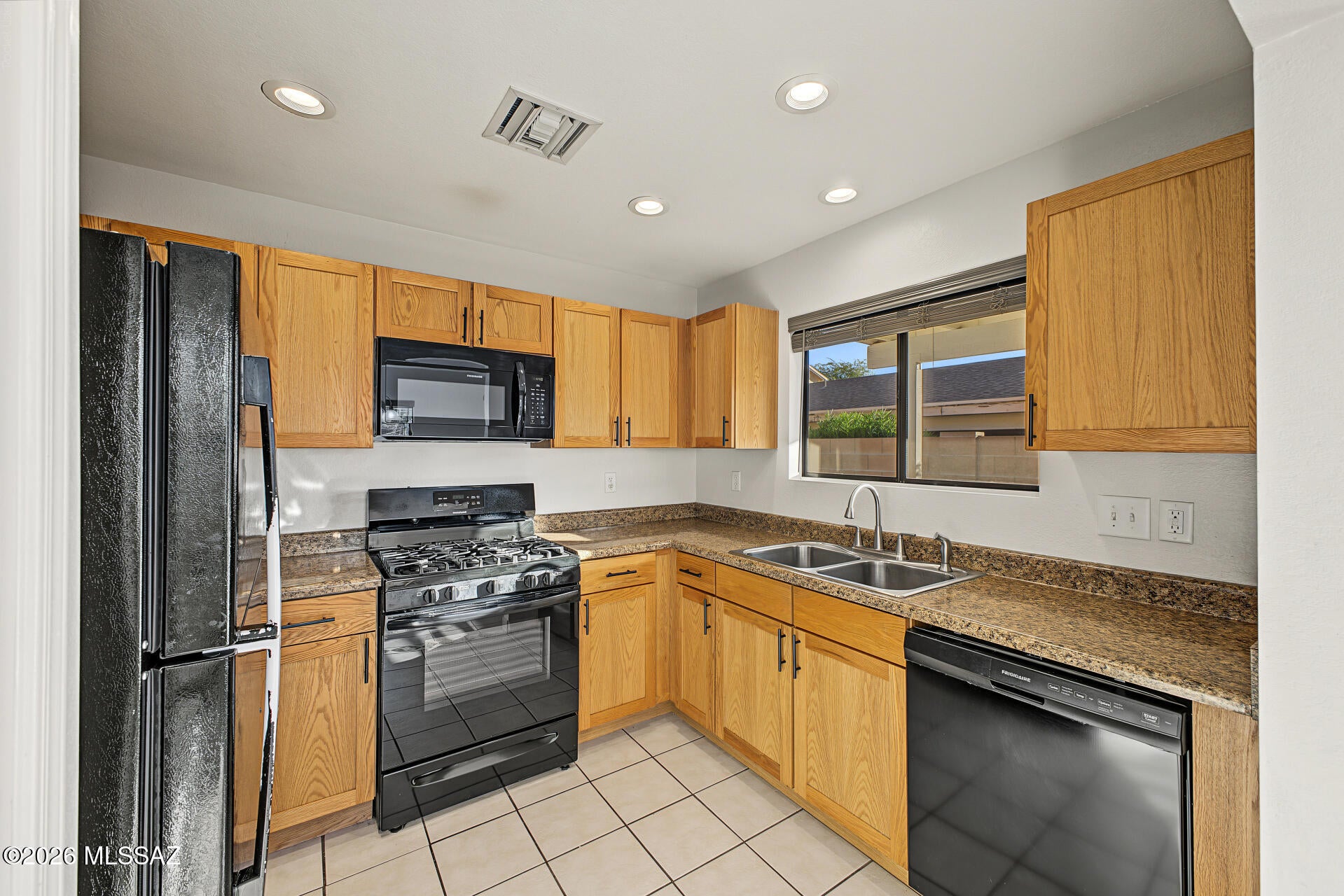 Country Club(1-221) - Residential