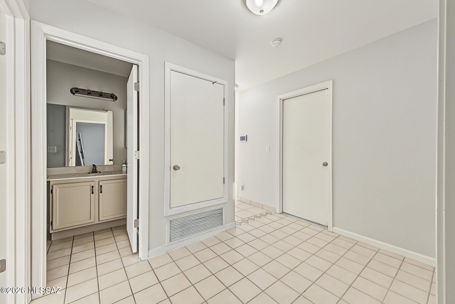 Country Club(1-221) - Residential