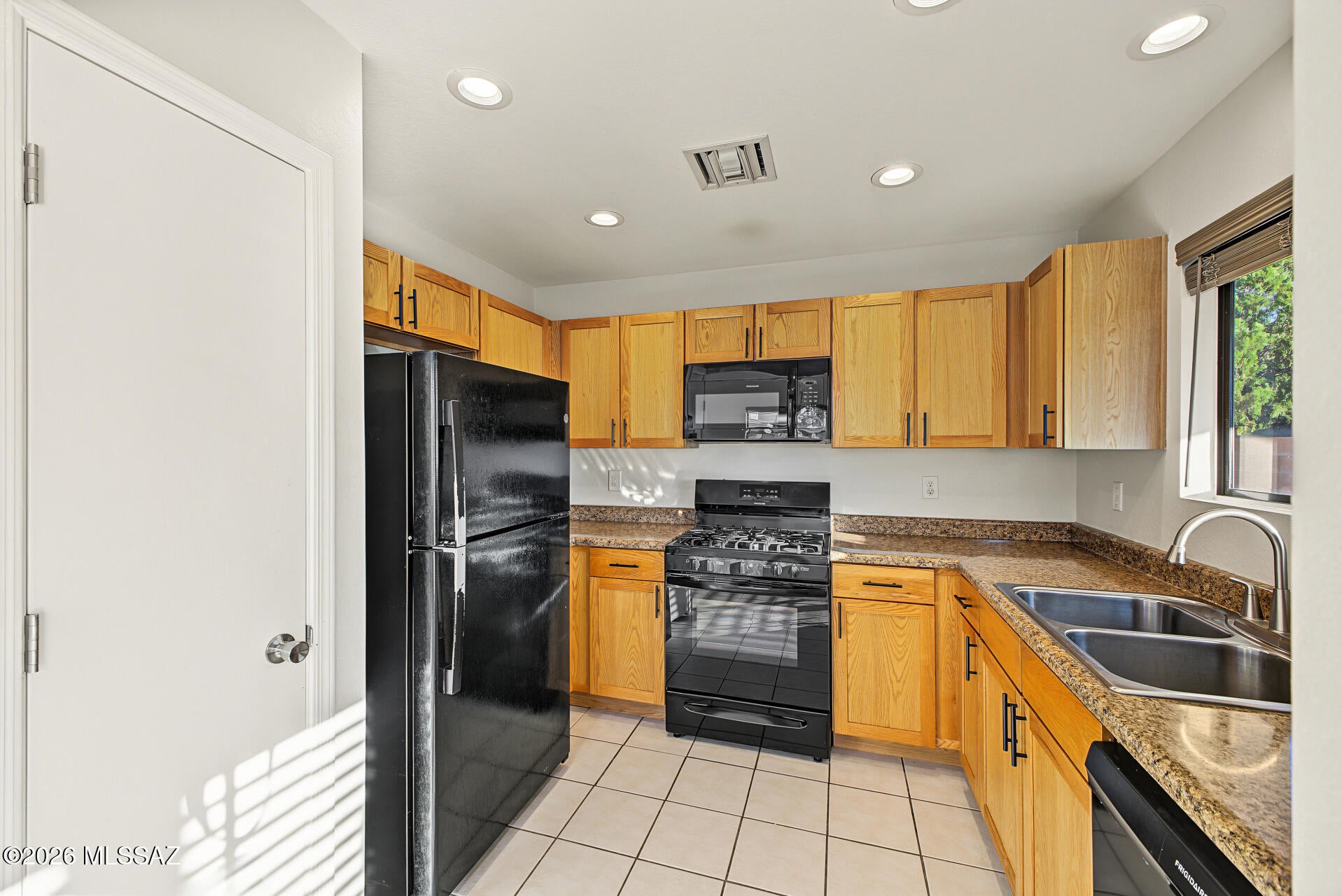 Country Club(1-221) - Residential