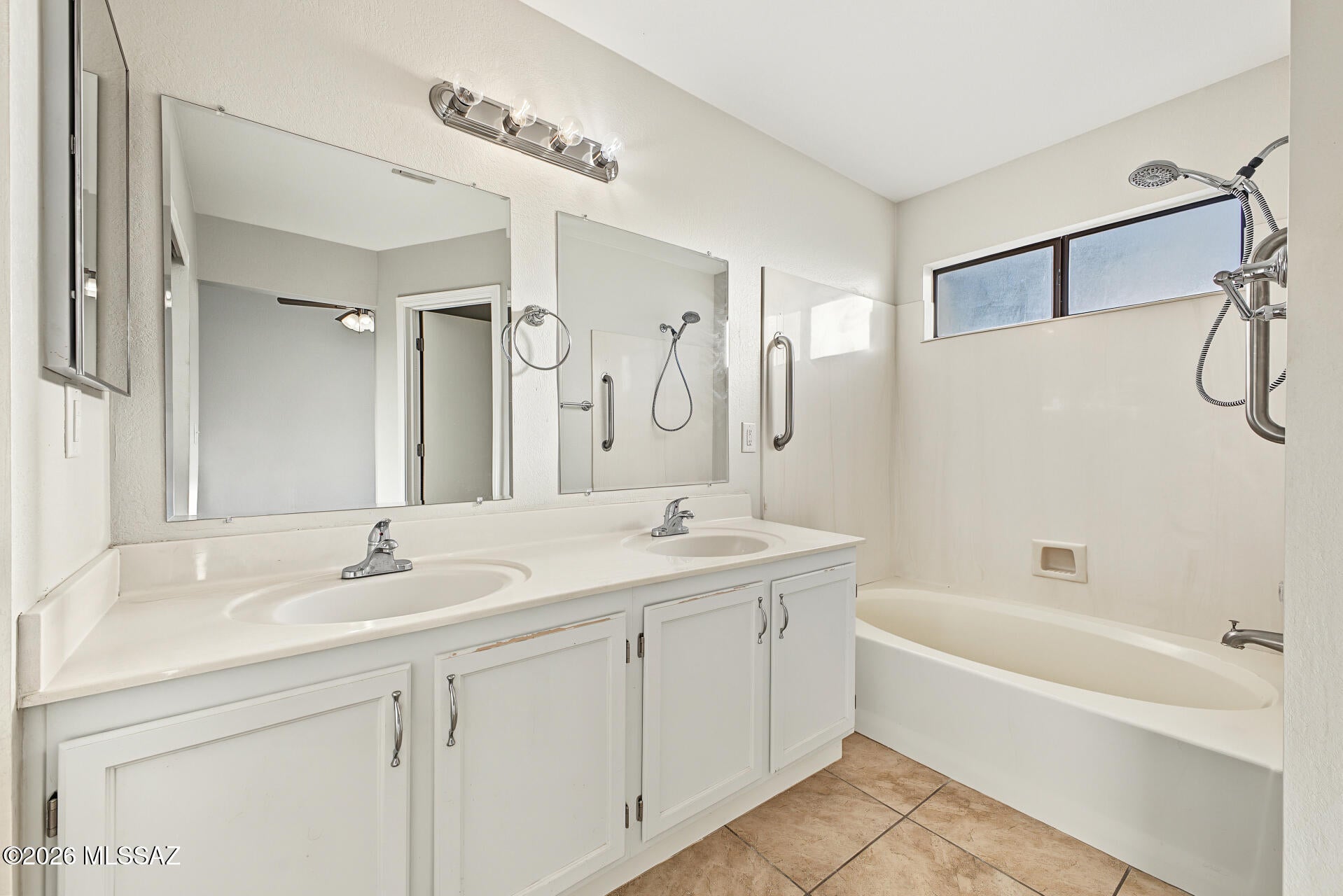 Country Club(1-221) - Residential