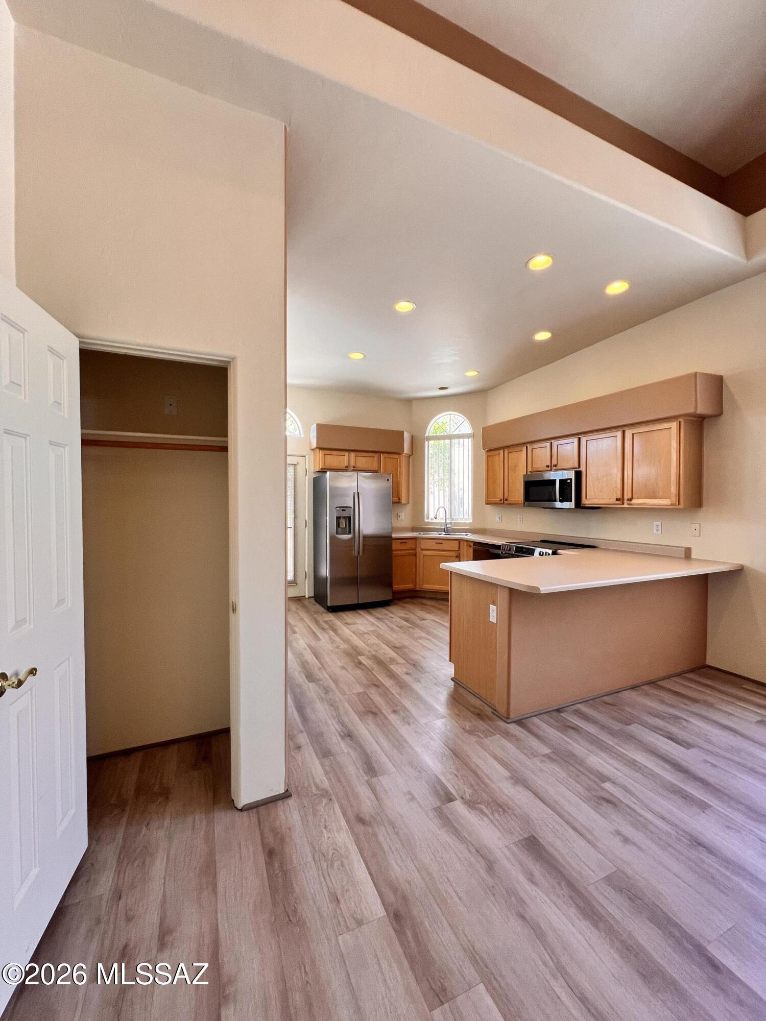 Mona Lisa Village (1-100) - Residential Lease