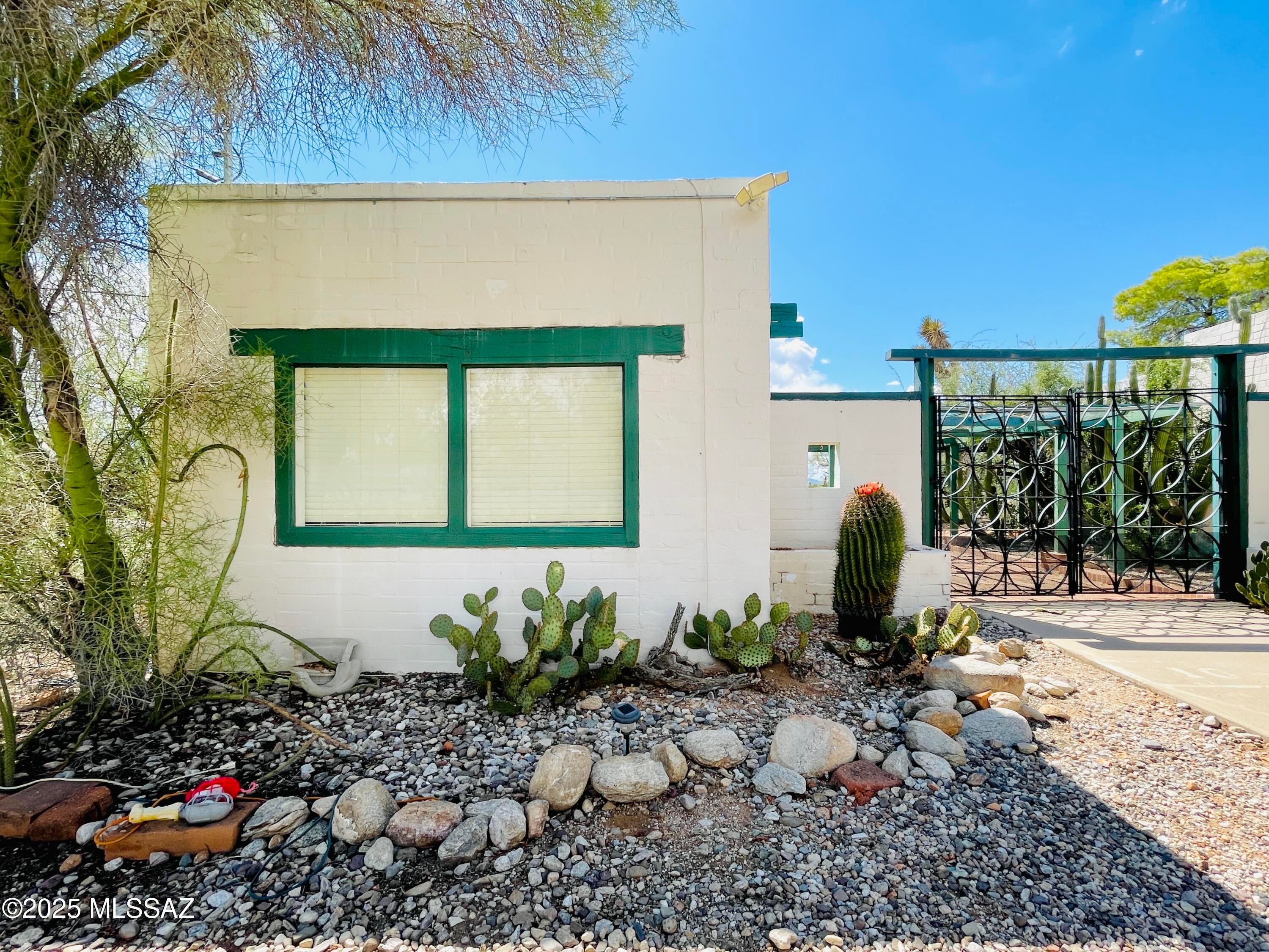 Unsubdivided - Residential Lease