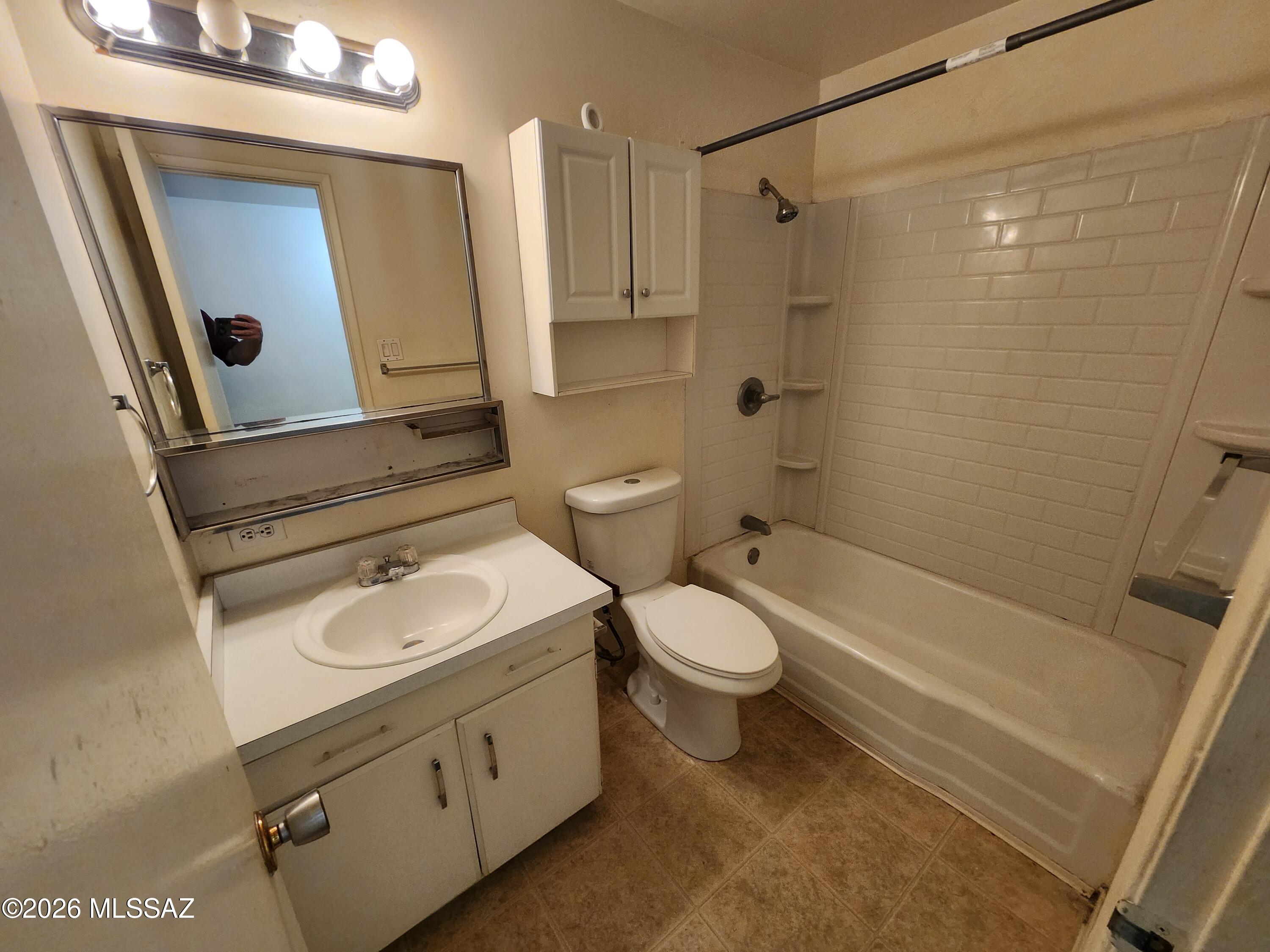 Rolling Hills Towne House - Residential Lease