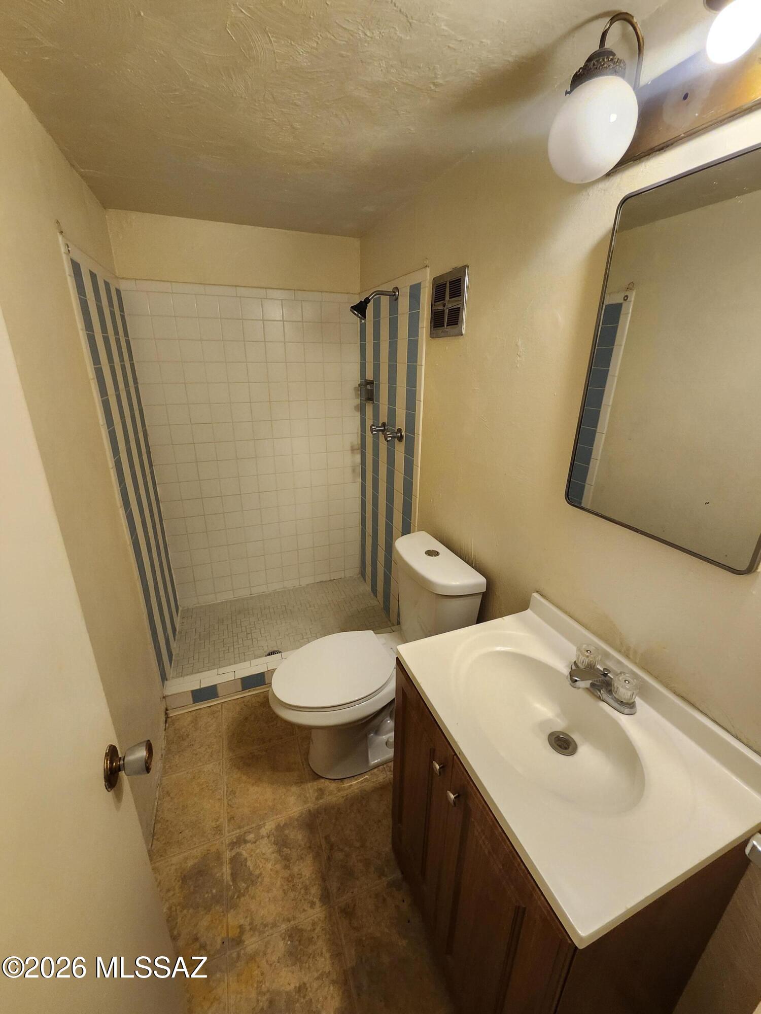 Rolling Hills Towne House - Residential Lease