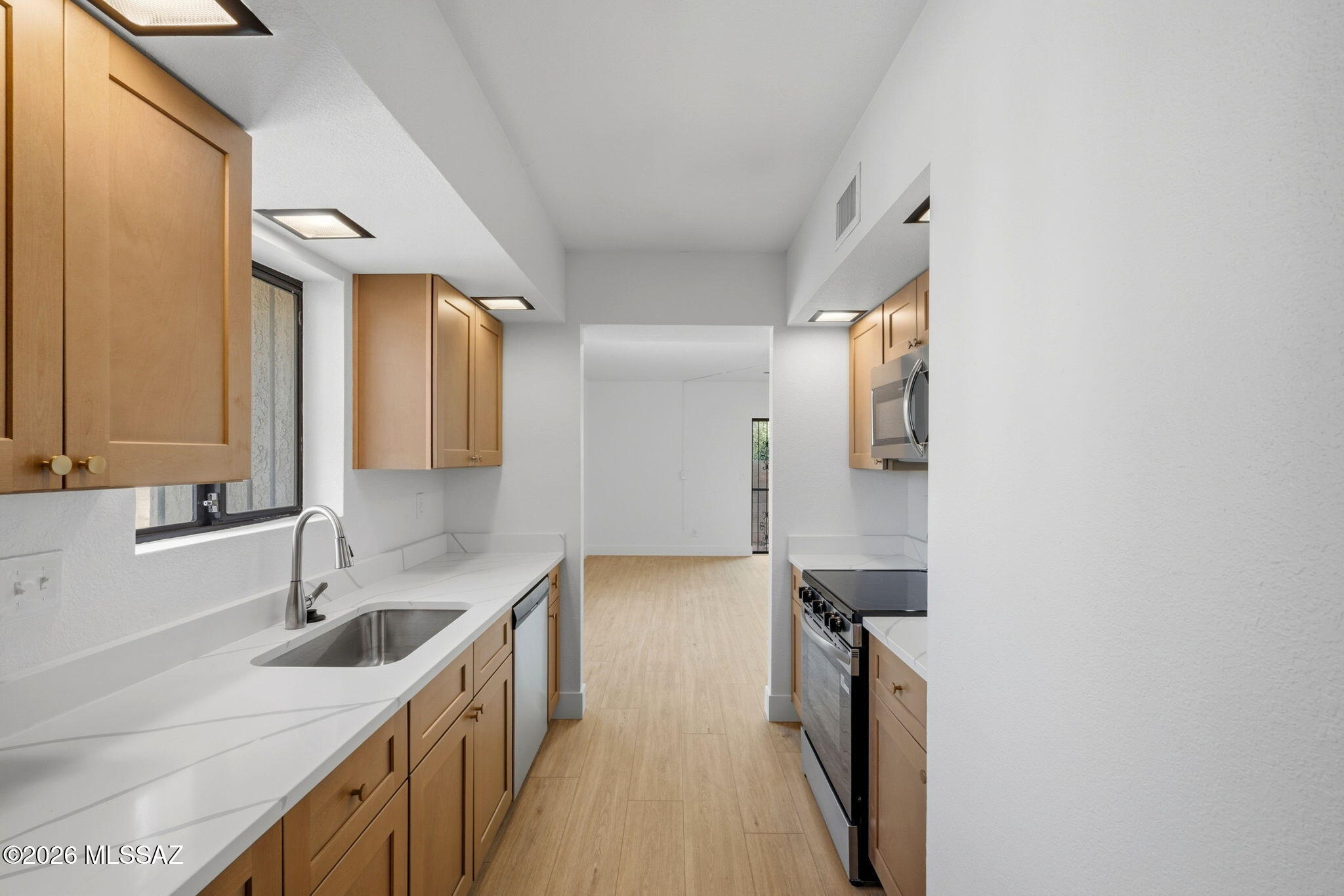 Las Lomitas Townhouses - Residential