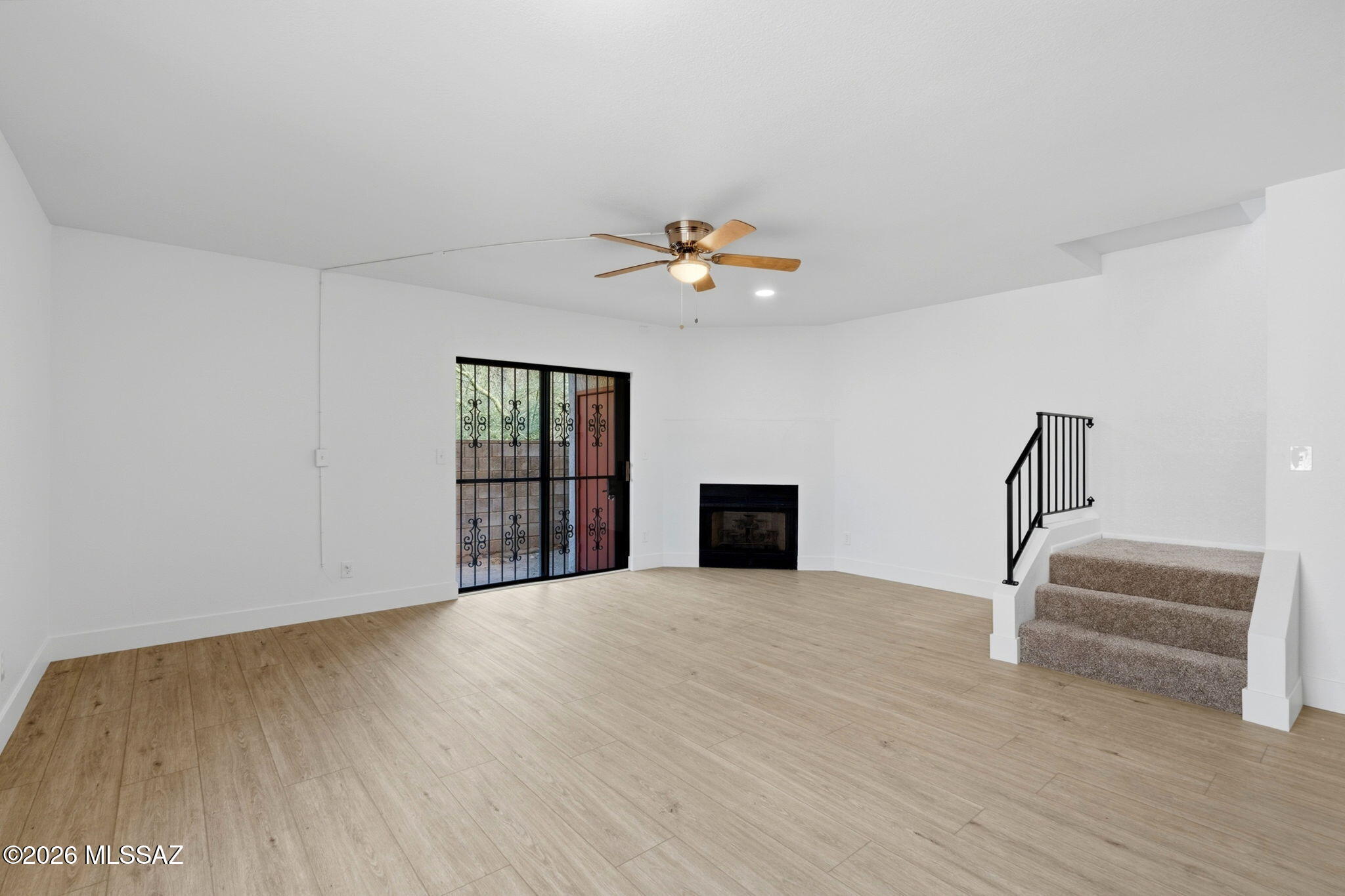 Las Lomitas Townhouses - Residential