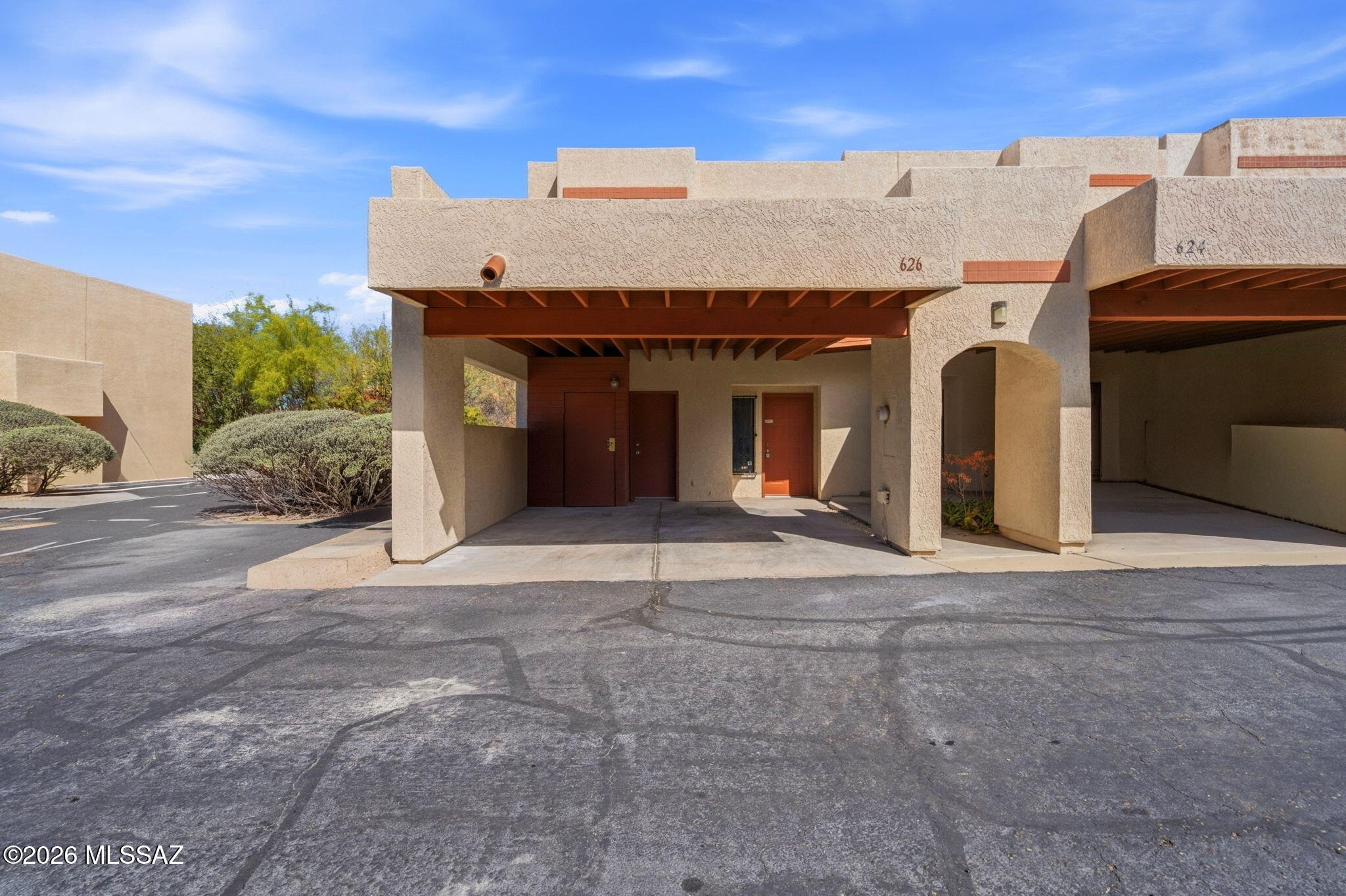 Las Lomitas Townhouses - Residential