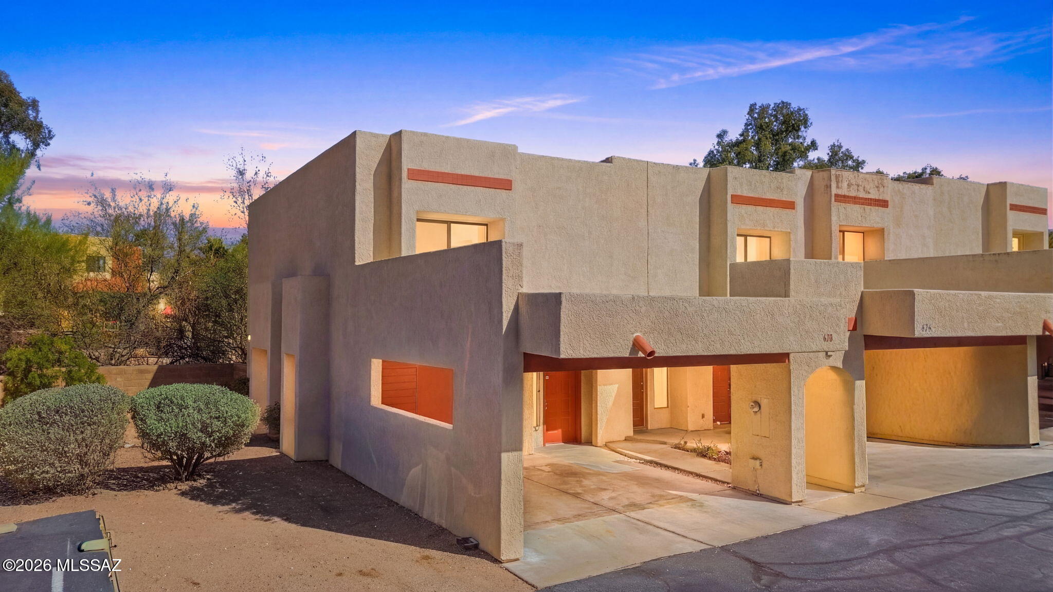 Las Lomitas Townhouses - Residential