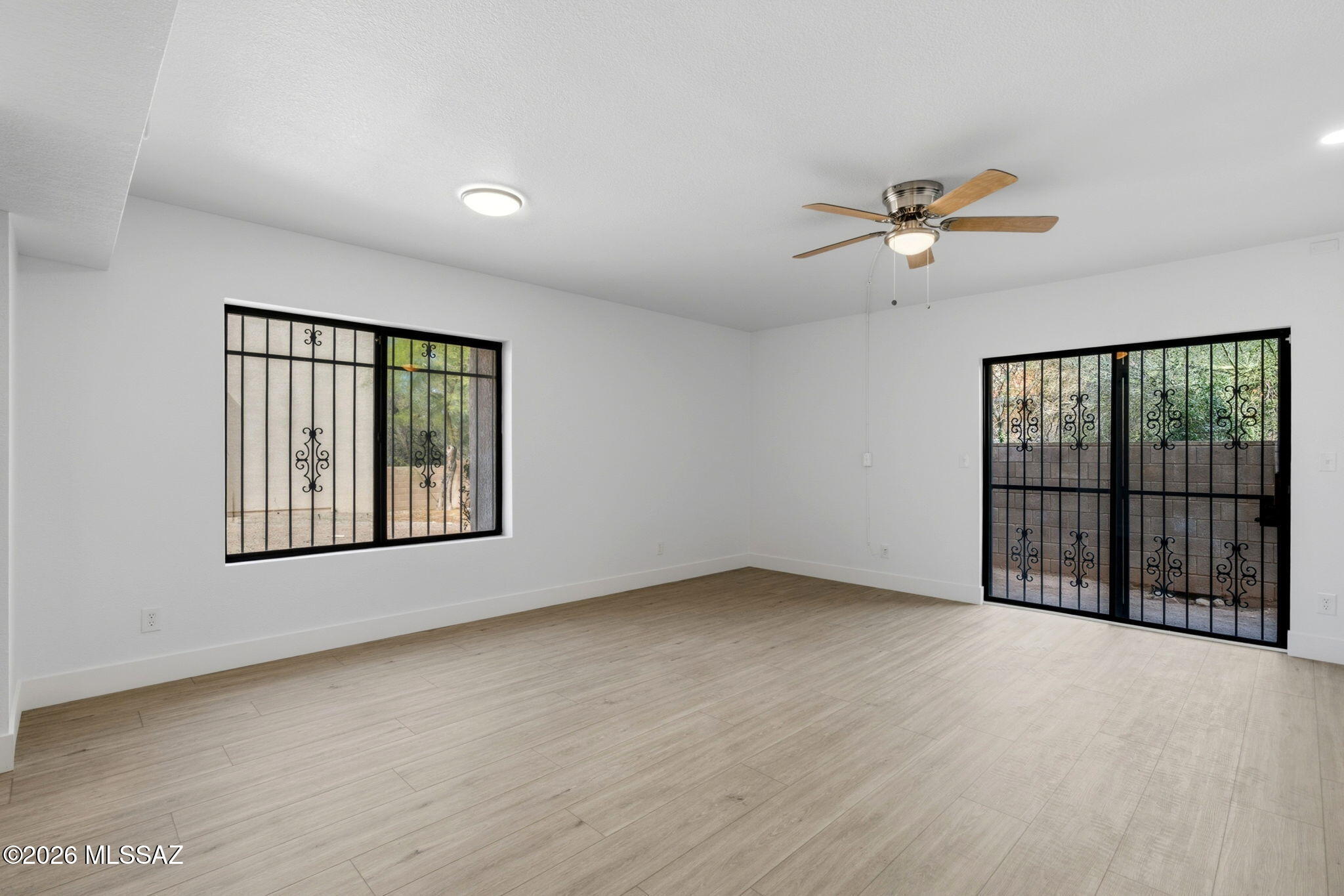 Las Lomitas Townhouses - Residential