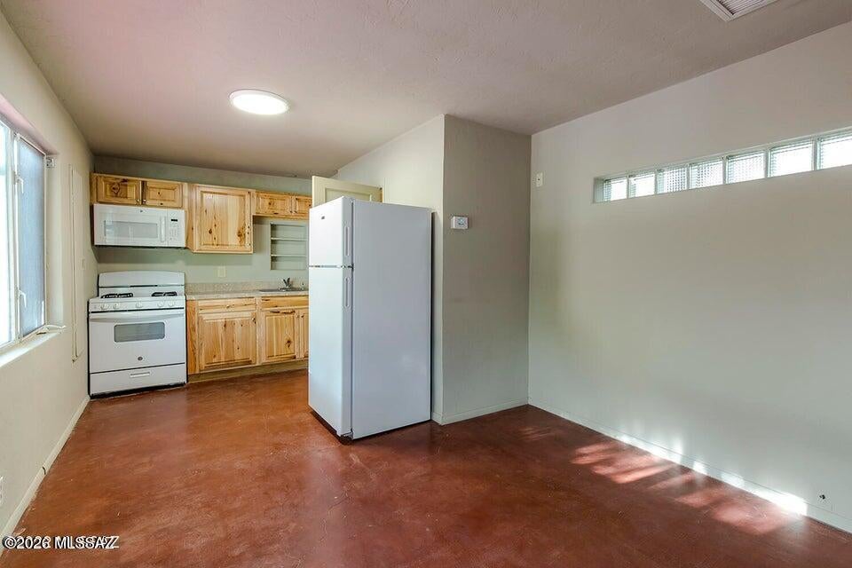 Casas Hermosas - Residential Lease
