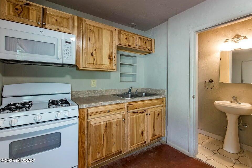 Casas Hermosas - Residential Lease