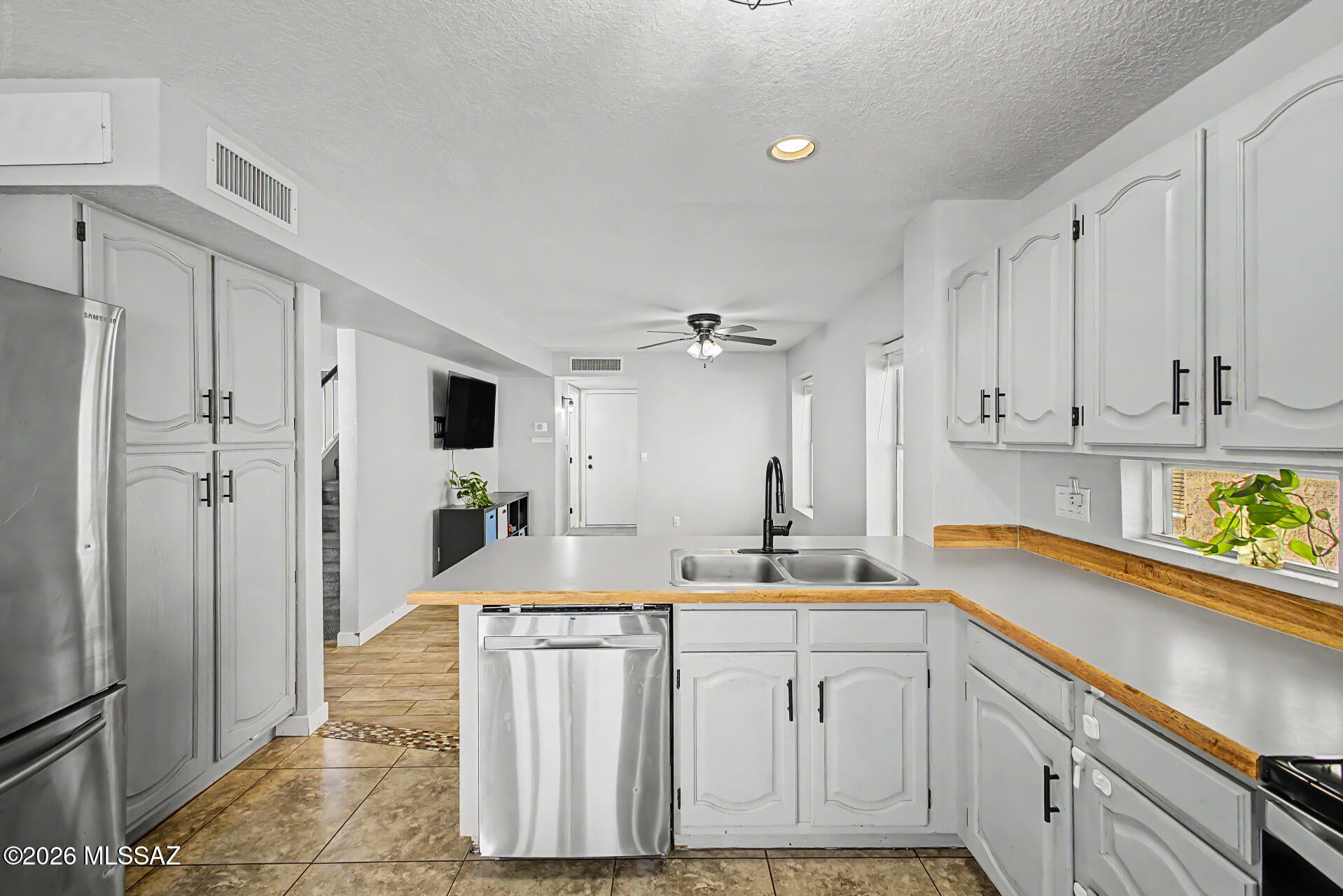 Country Highlands (1-180) - Residential