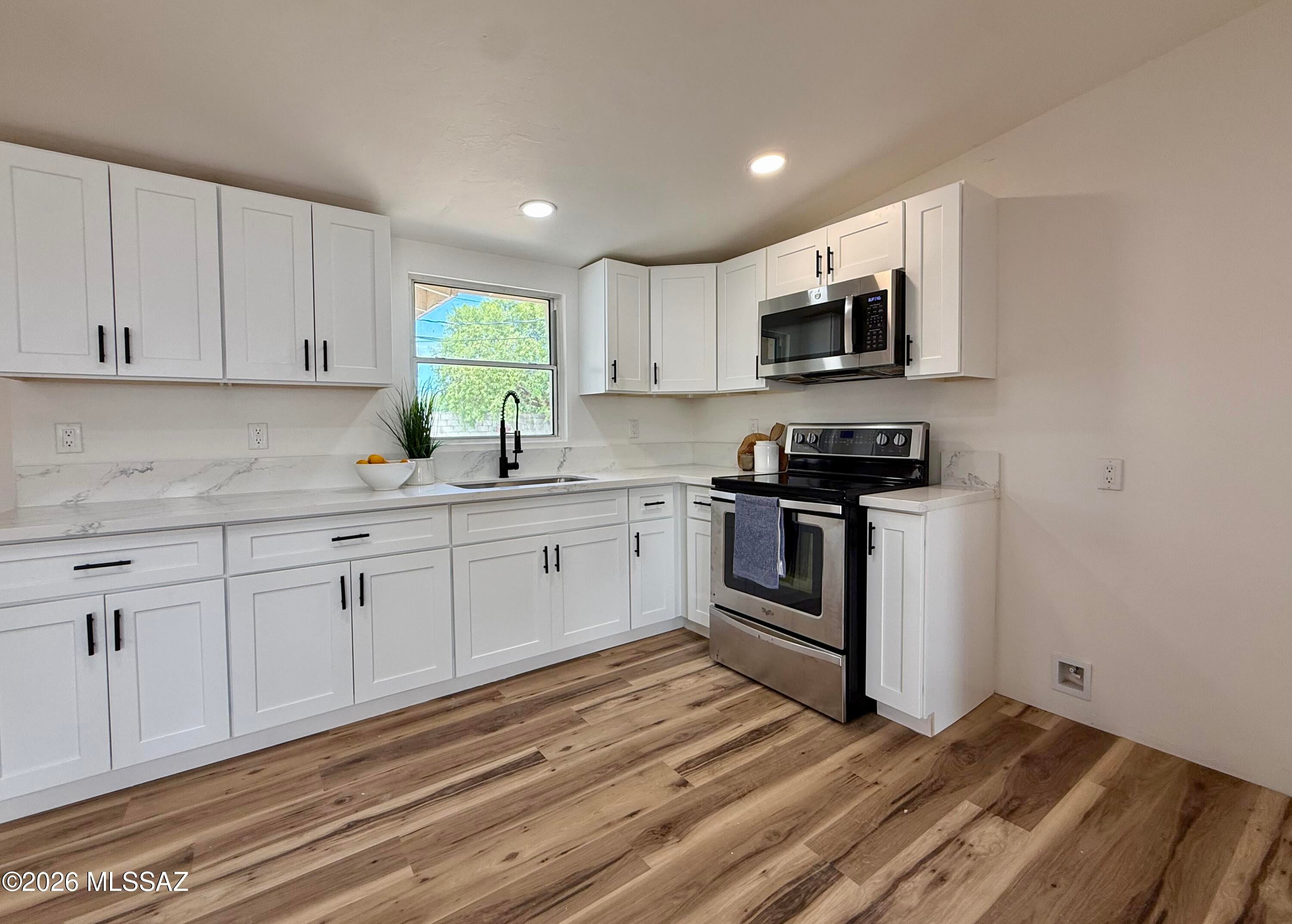 Park El Monte - Residential