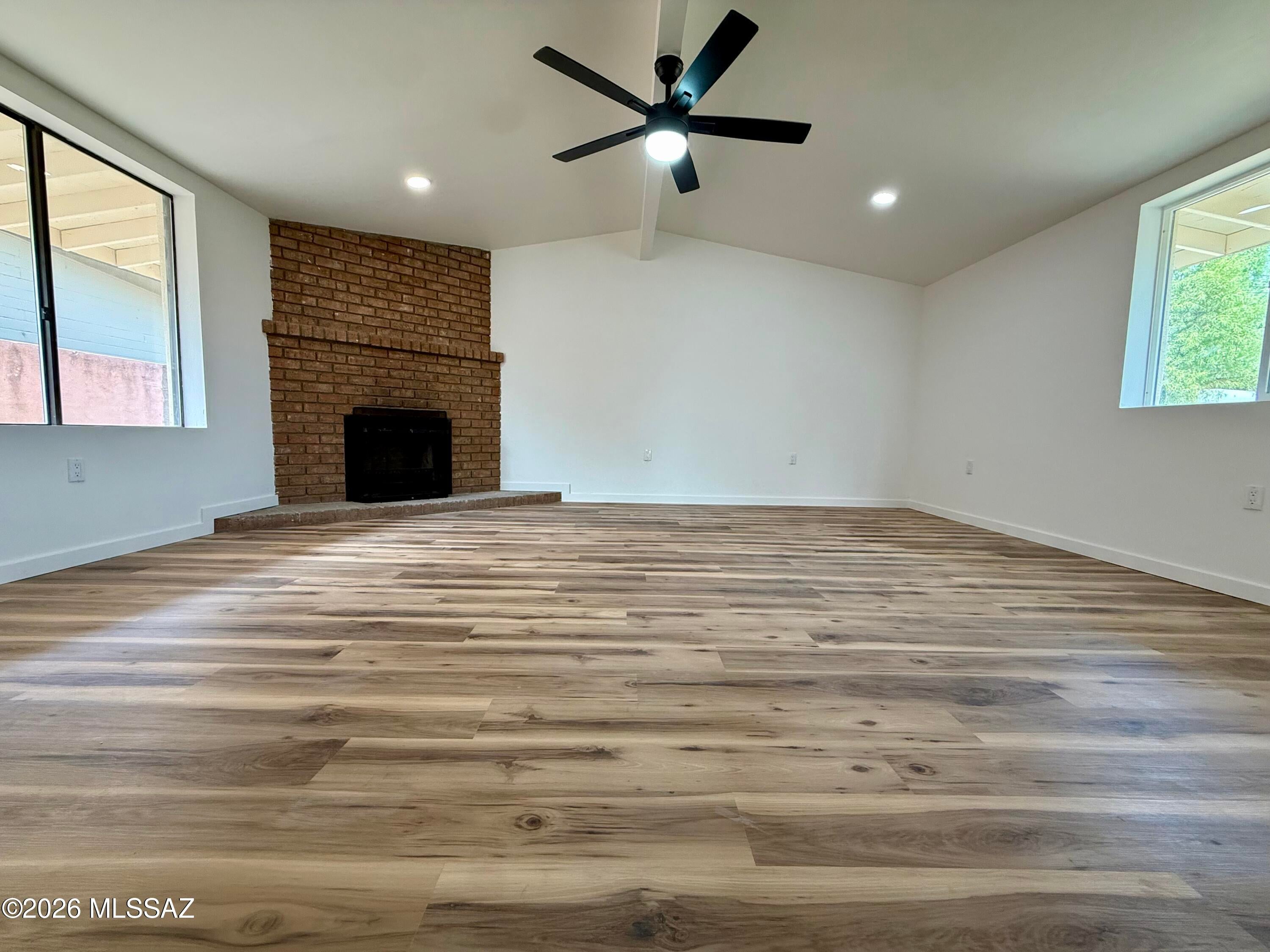 Park El Monte - Residential
