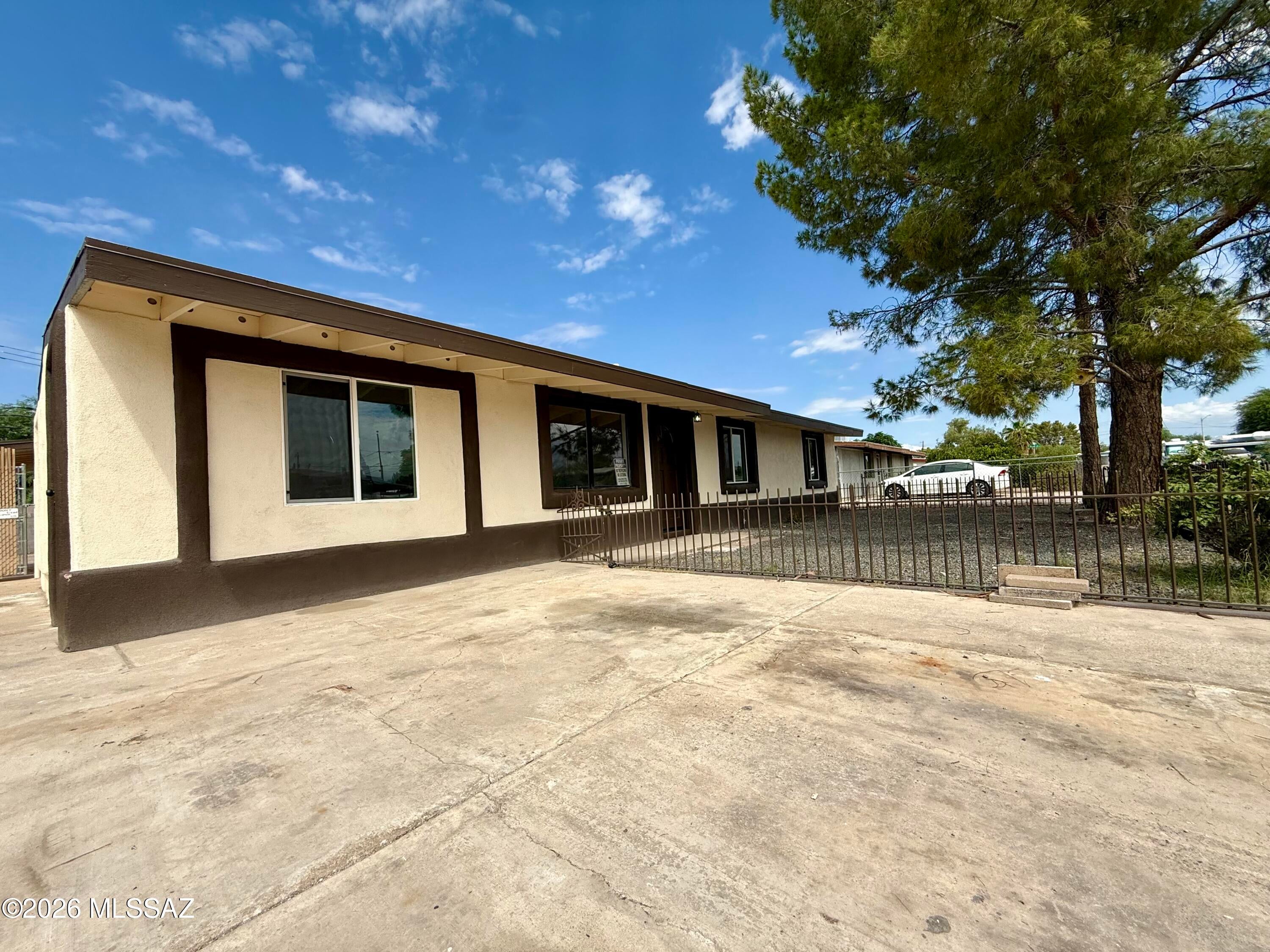 Park El Monte - Residential