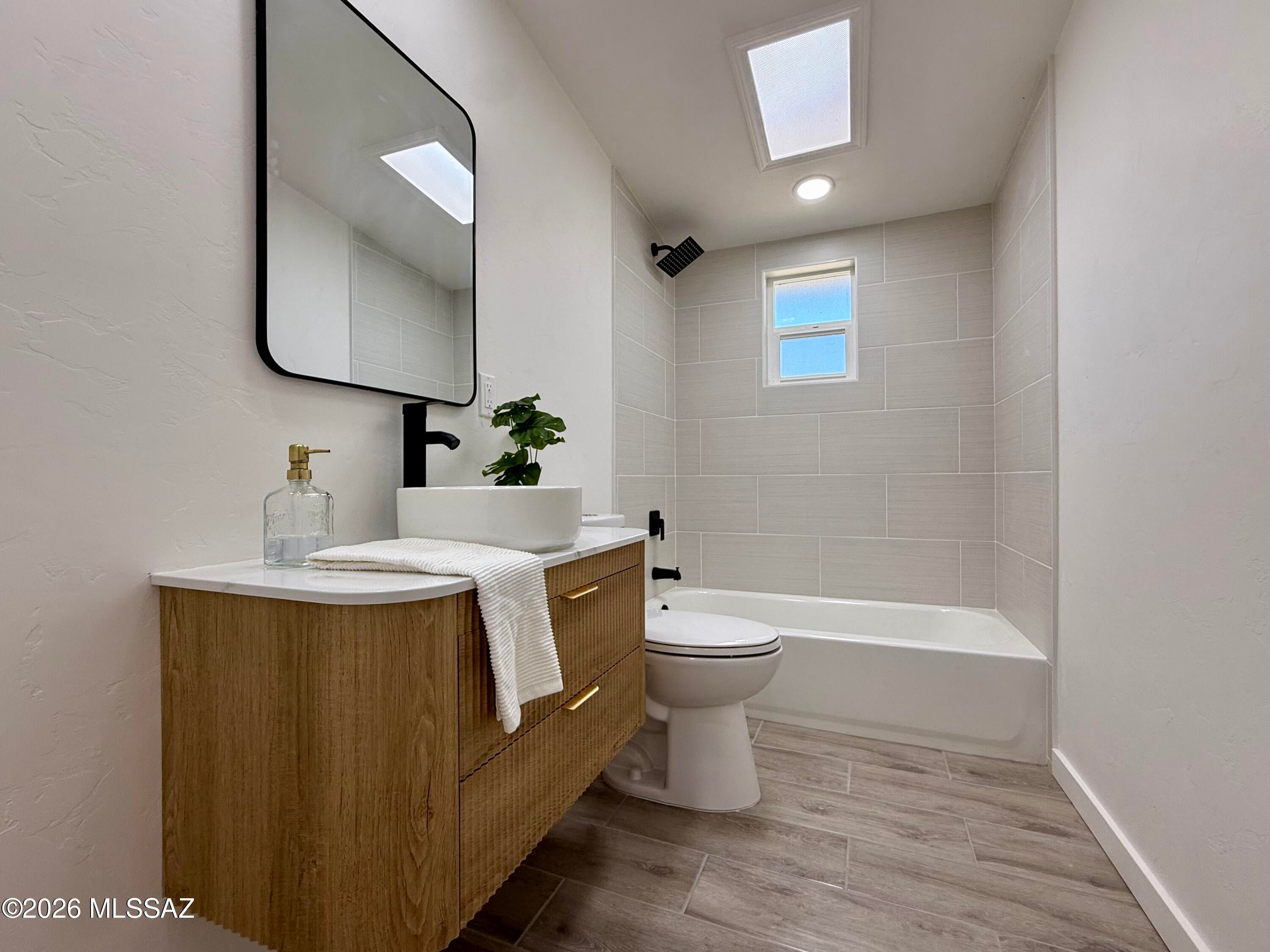 Park El Monte - Residential