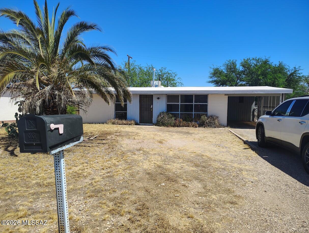 ATTN: INVESTORS & FLIPPERS! THIS ONE IS FOR YOU! This 2-bed home could become the perfect rental property or fix-and-flip. Great location off 22nd and Craycroft means easy access to DMAFB, TMC, shopping, restaurants and only a mile to the new Sam's Club that's planned for Swan and 29th! Use your imagination and profit from its potential!