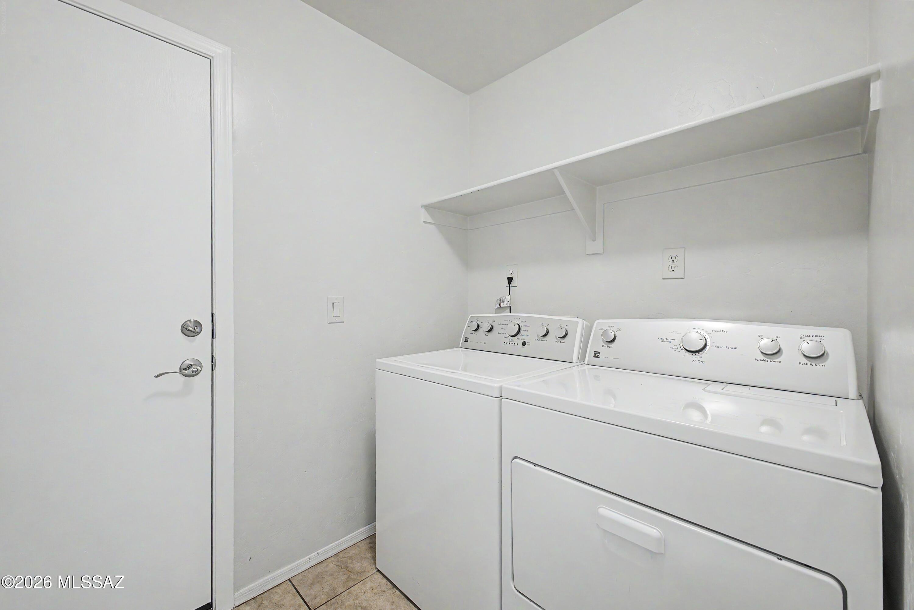 Somerset Canyon Neighborhood 10, Par. X,Y - Residential Lease