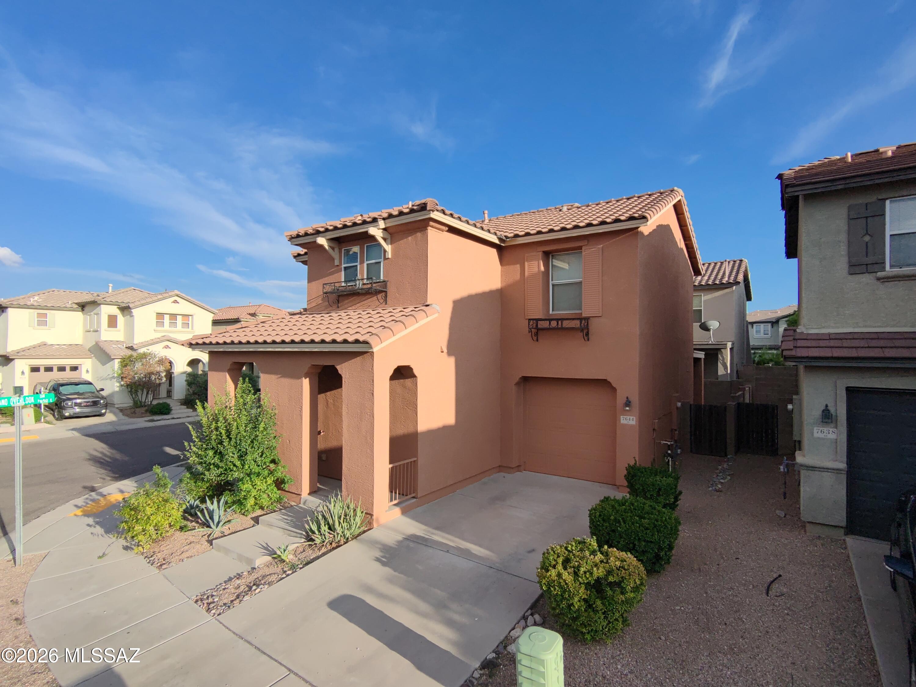 Pantano Overlook - Residential