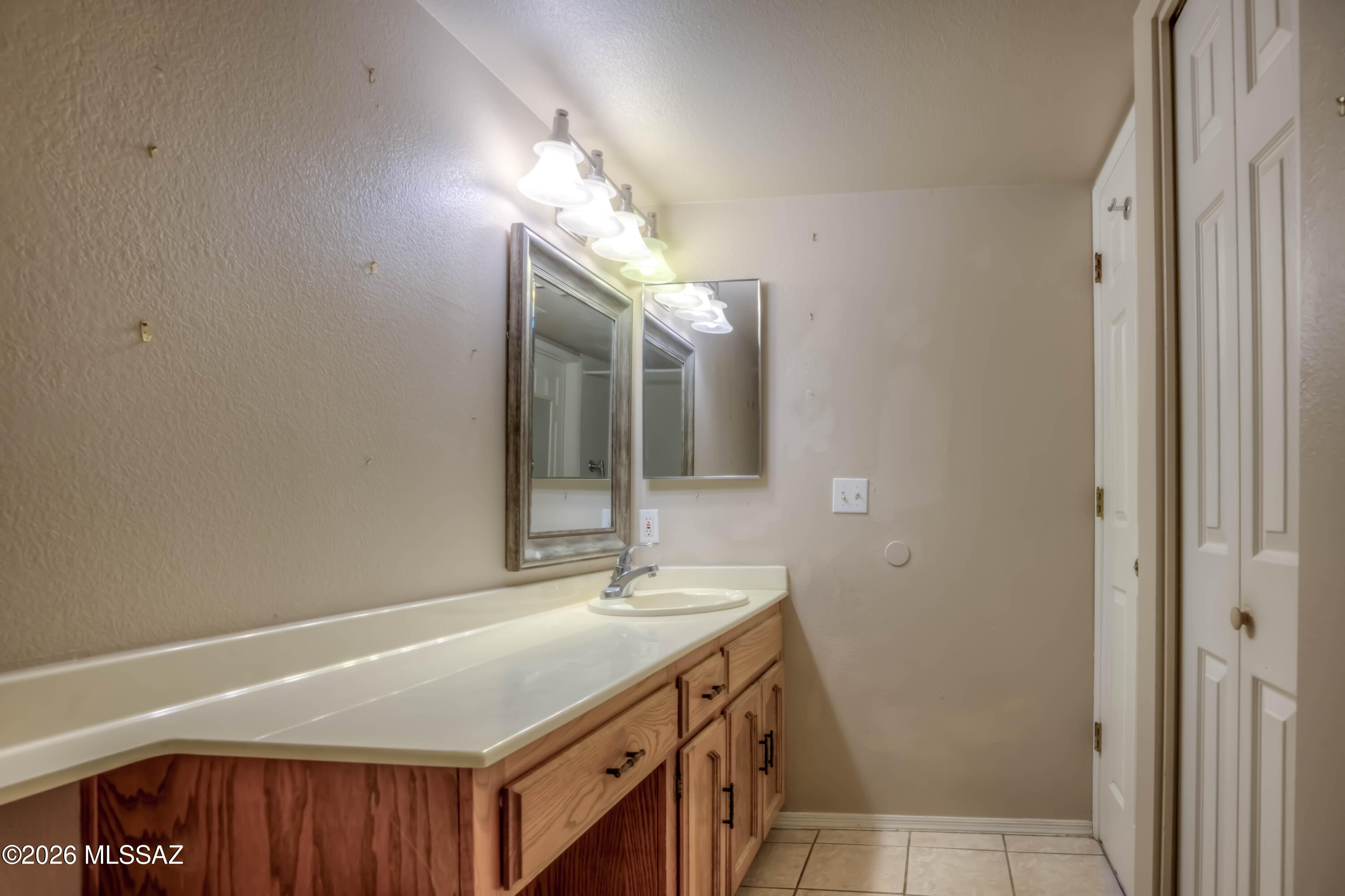 Casitas Real Condos. - Residential