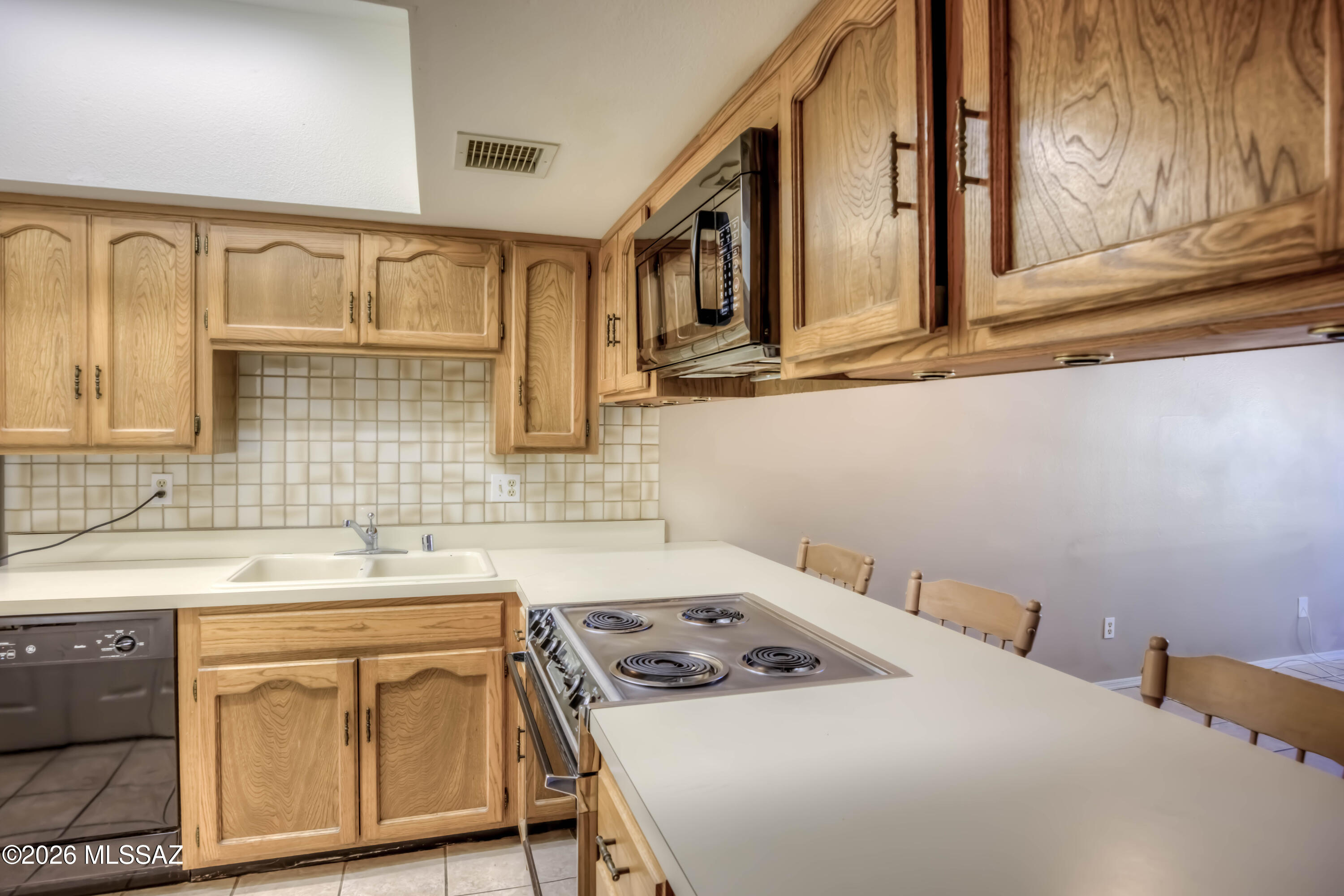 Casitas Real Condos. - Residential