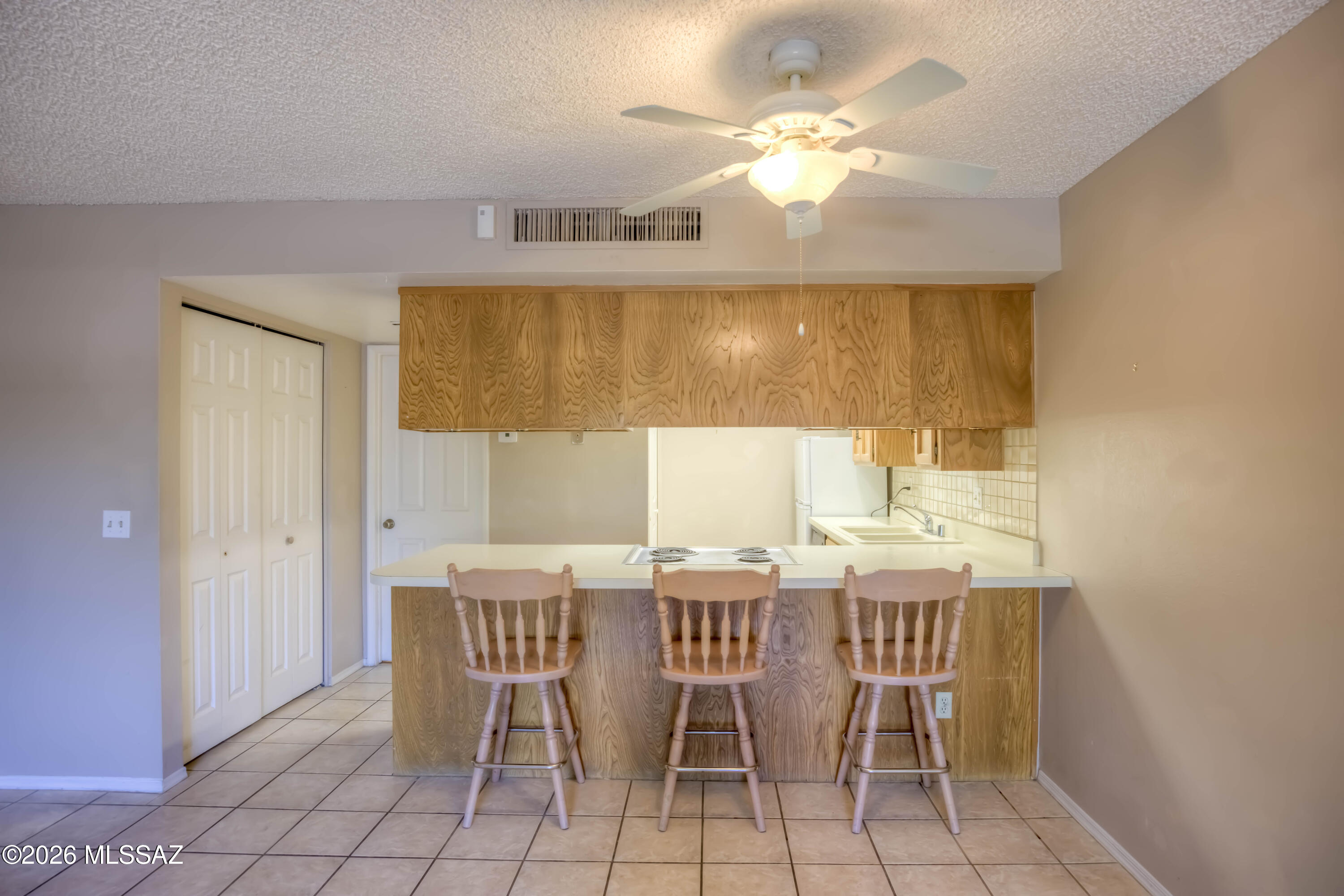 Casitas Real Condos. - Residential