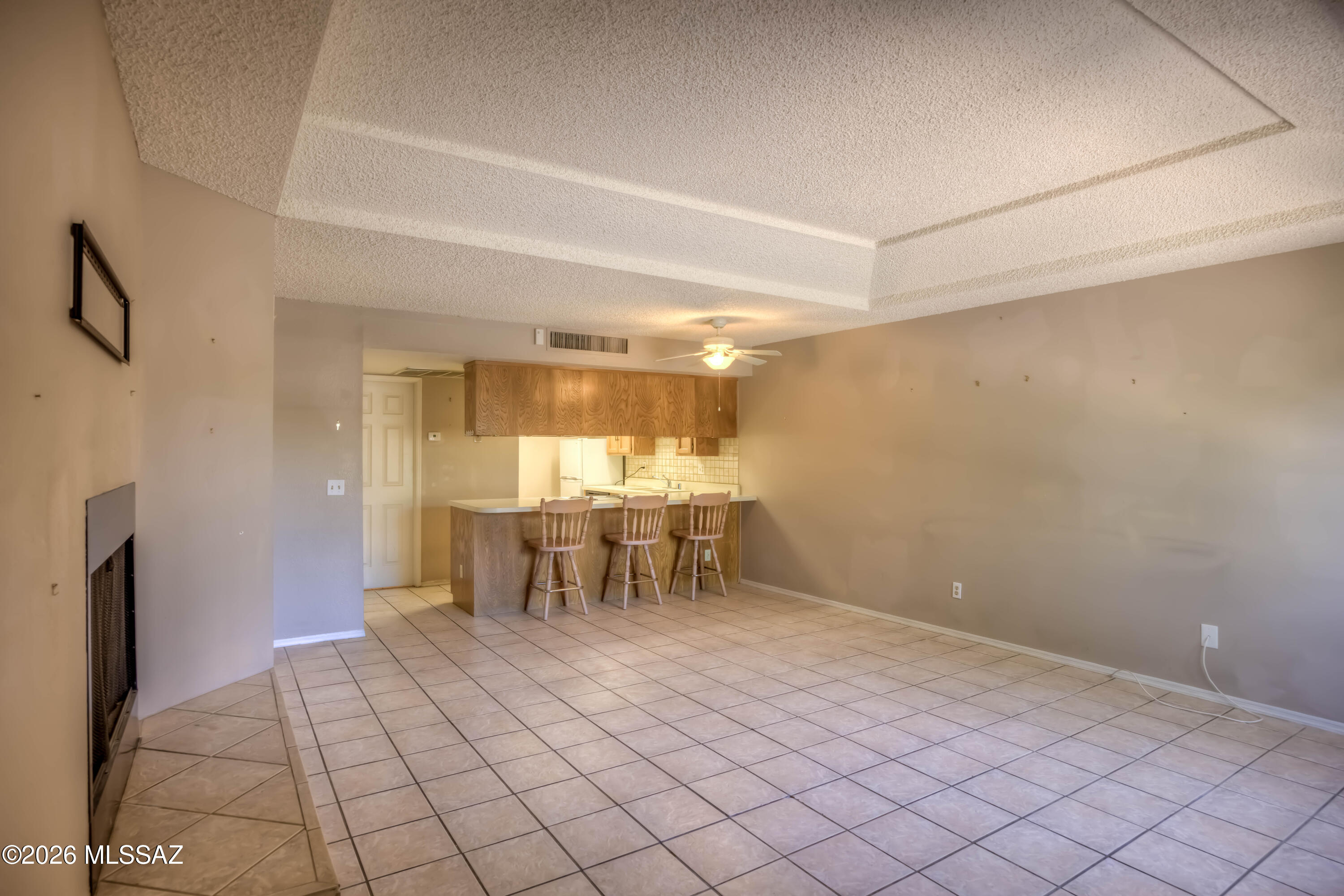 Casitas Real Condos. - Residential