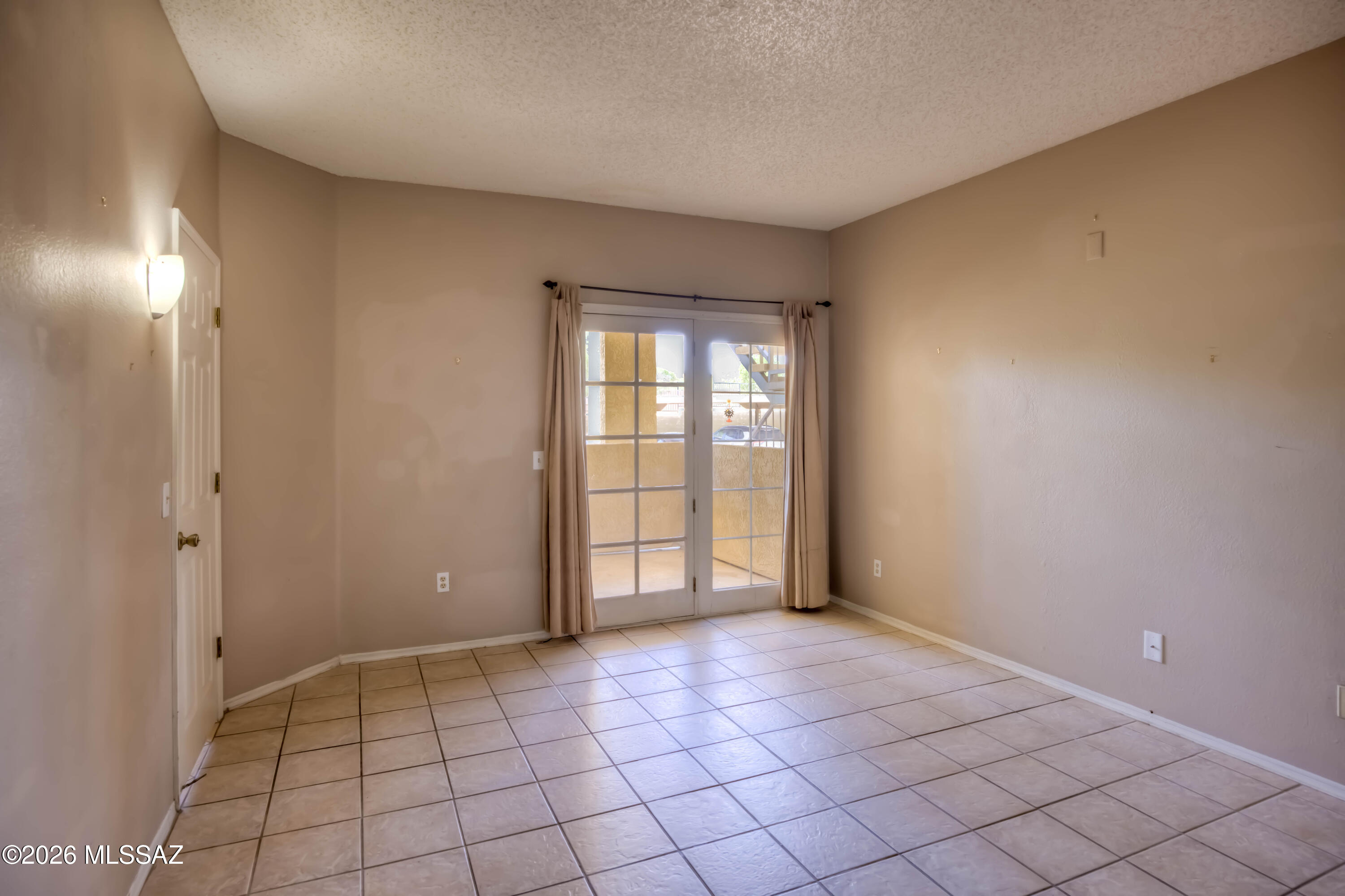 Casitas Real Condos. - Residential