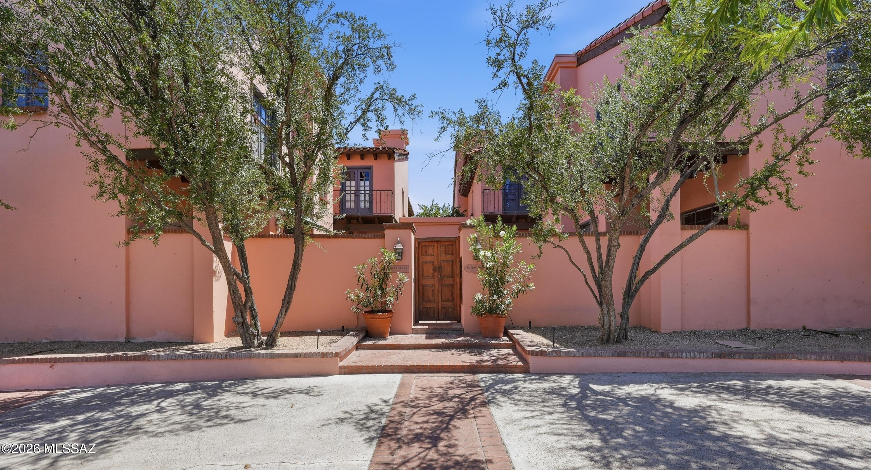 La Querencia Twnhms (1-8) - Residential