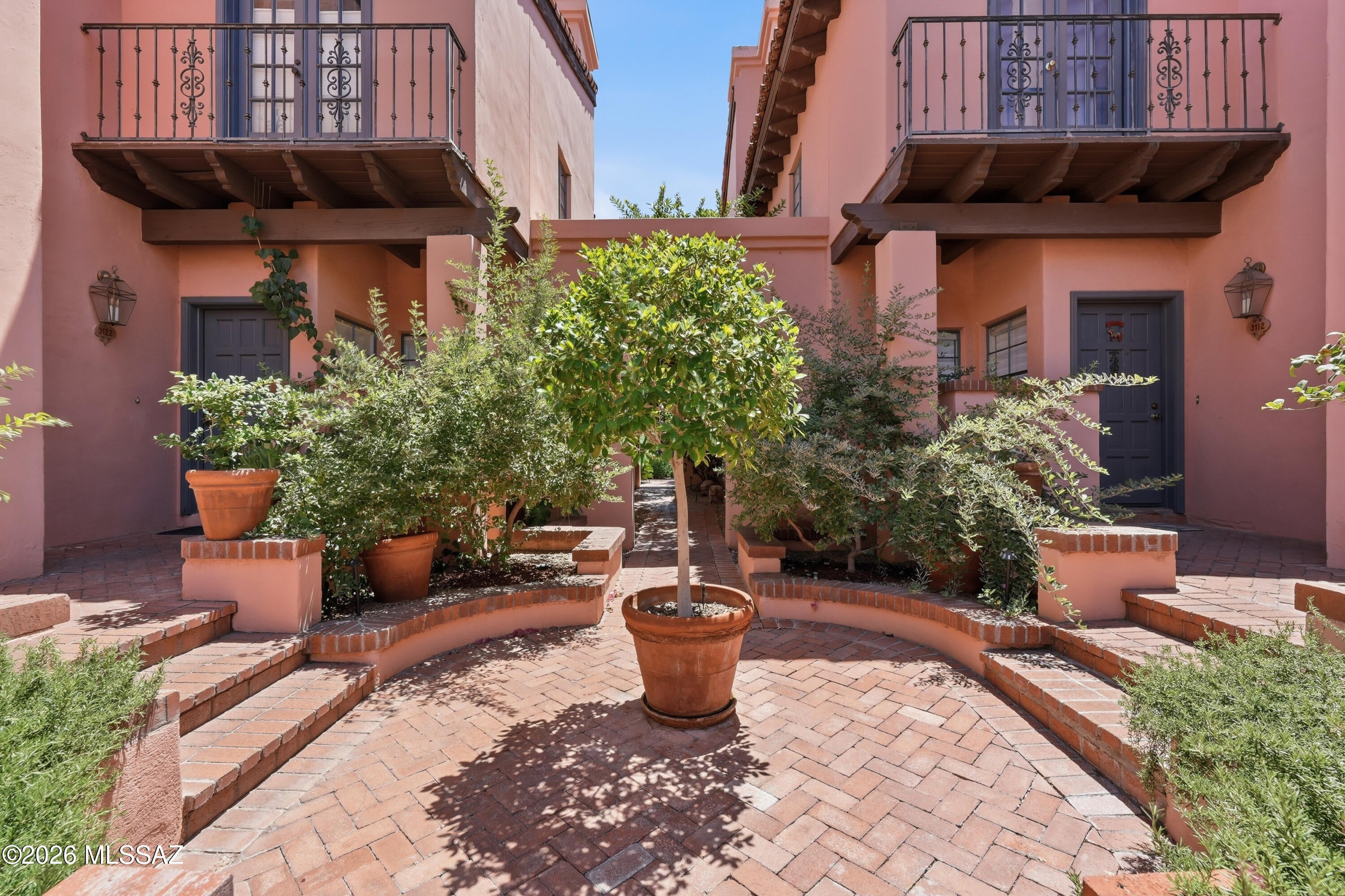 La Querencia Twnhms (1-8) - Residential