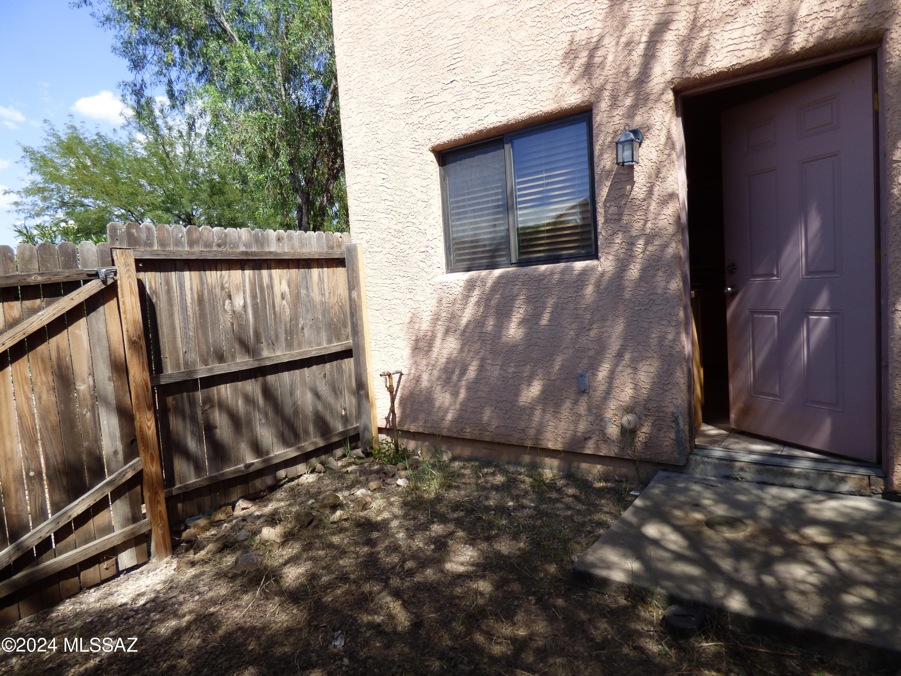 Riverside Park - Residential Lease
