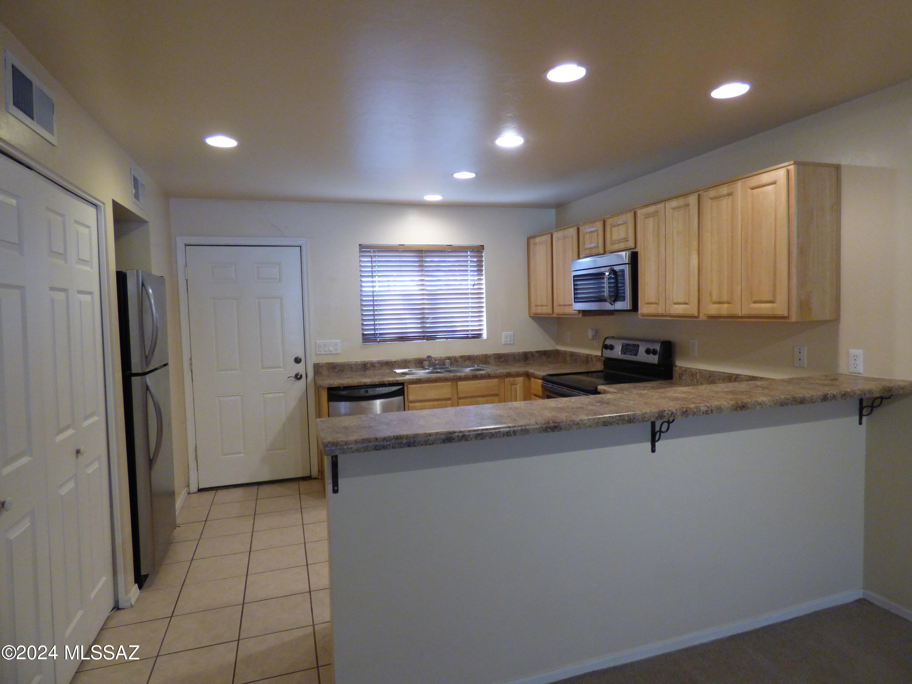 Riverside Park - Residential Lease