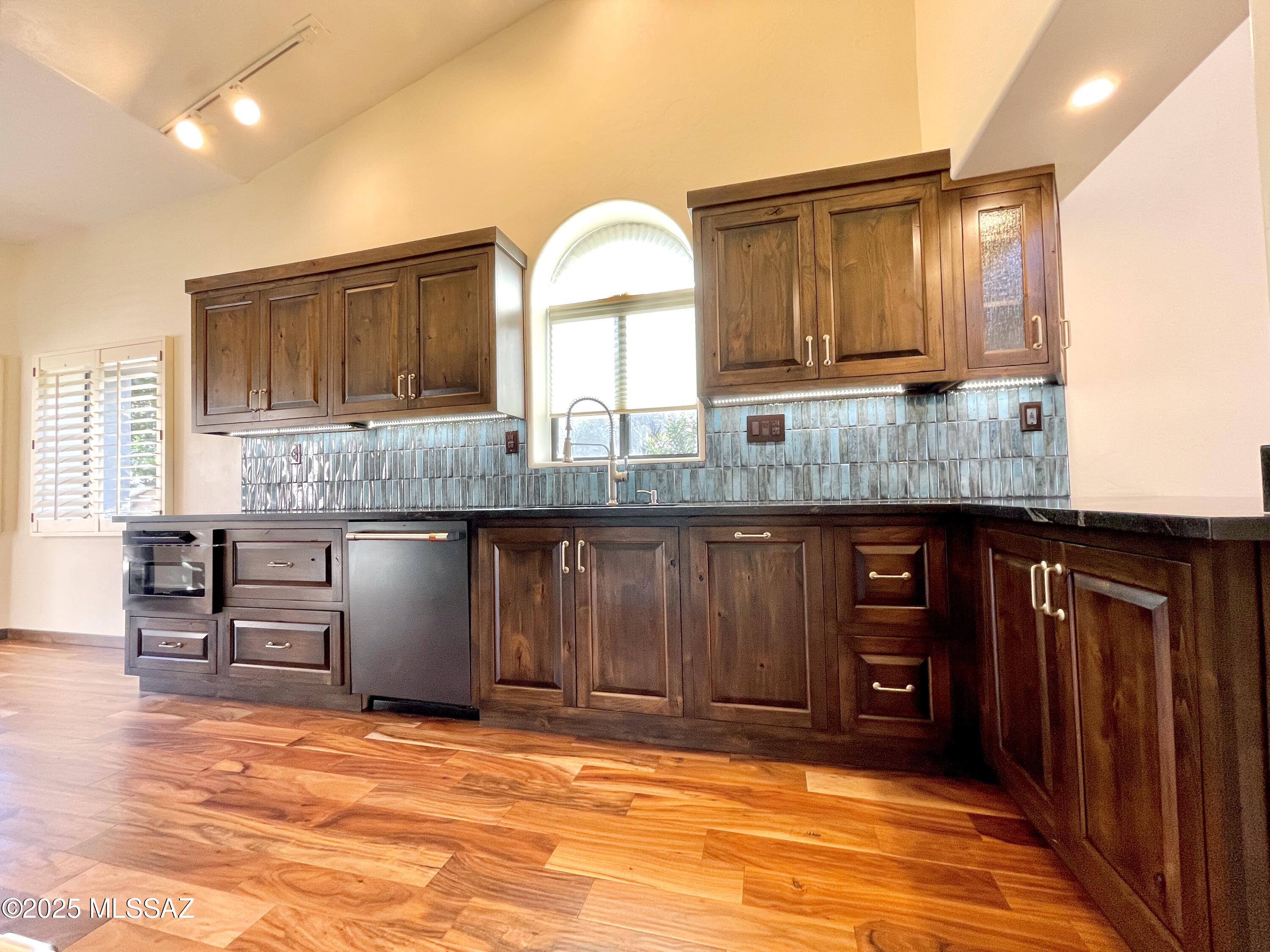 Ventana Serena (1-46) - Residential Lease